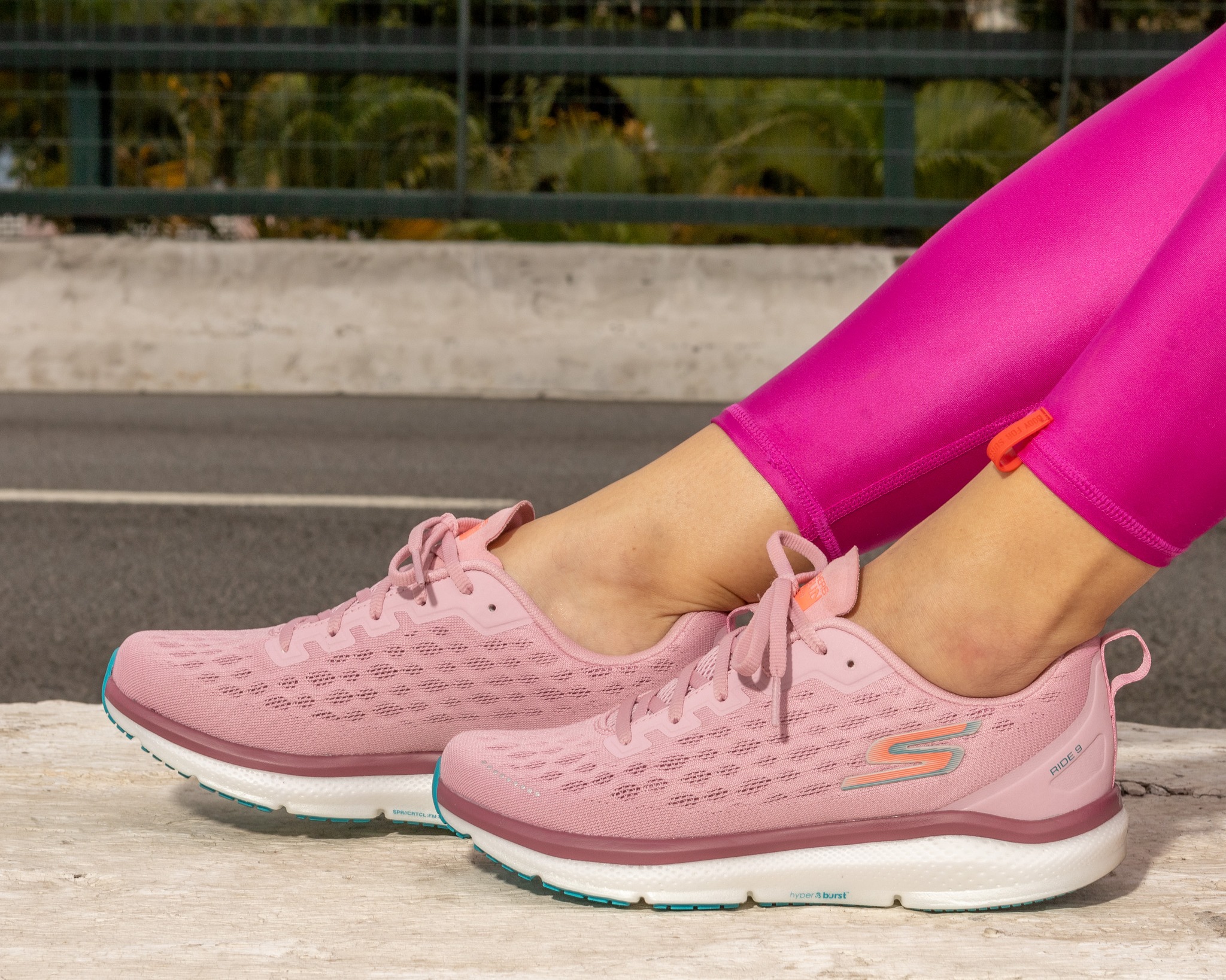 SKECHERS - 【SKECHERS第9代 GO RUN RIDE 9跑鞋 以人體工學帶來理想跑步體驗🏃🏻‍♀️... | Facebook