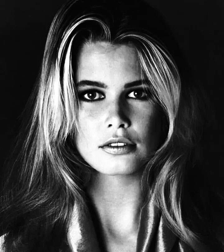 コスモポリタン　クローディアシファー Claudia Schiffer on the cover of Cosmopolitan, Dece, 1989