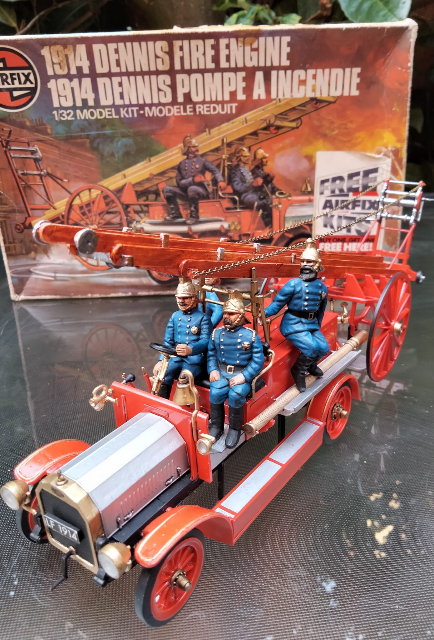 A nice colourful old kit. Airfix 1914 Dennis Fire Engine. I wish