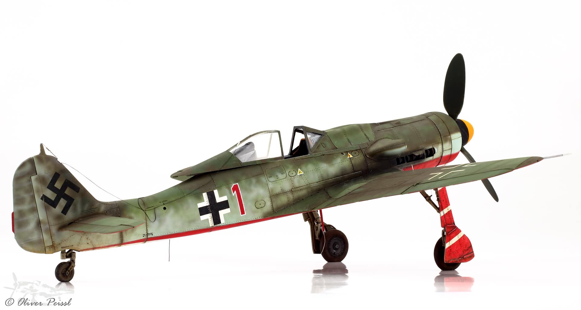Eduard Fw 190D-9 model in 1:48 scale completed
