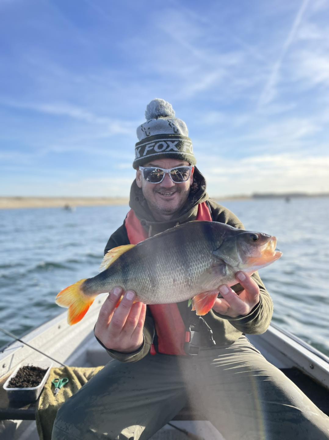 🚨🎣 BIG PERCH 🎣🚨 Well... - Fishing at Hanningfield Reservoir