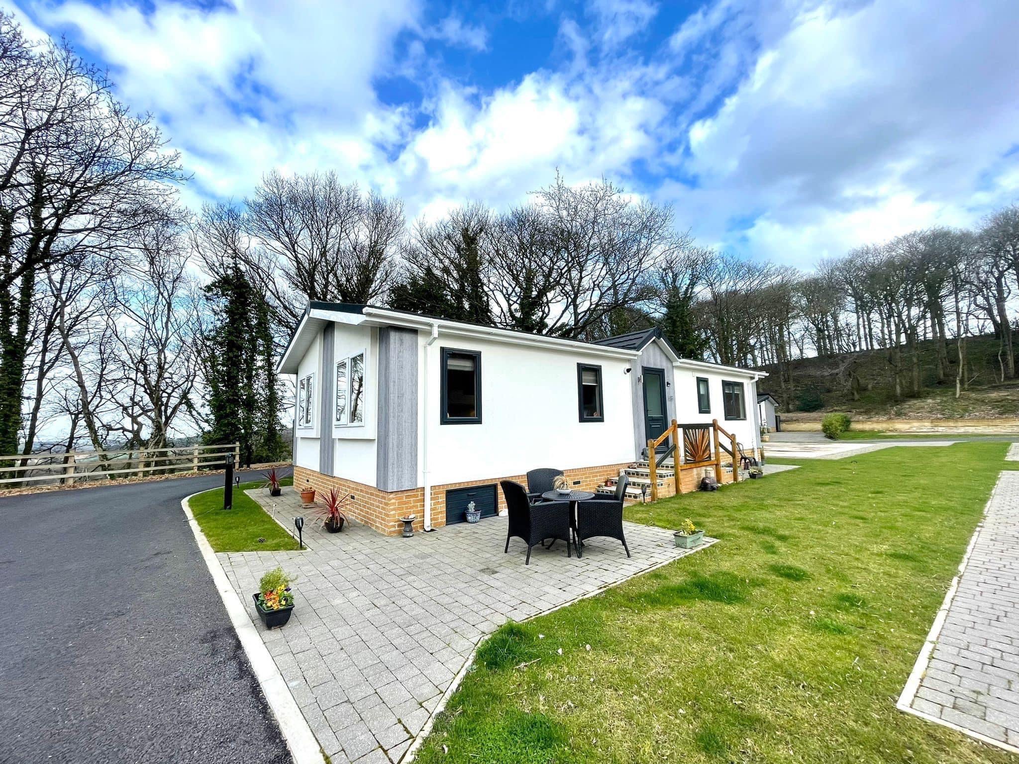 Mallinson & Co 📣🤍 PROPERTY OF THE WEEK 🤍📣 ️...