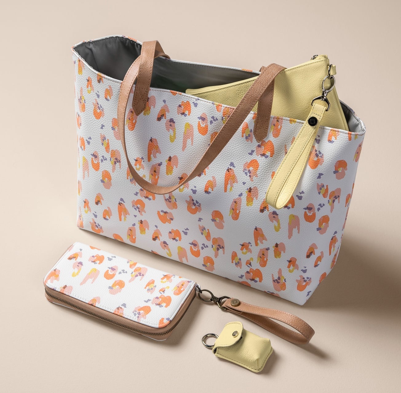 The third chapter of TAKASHI MURAKAMI x CASETiFY is blooming