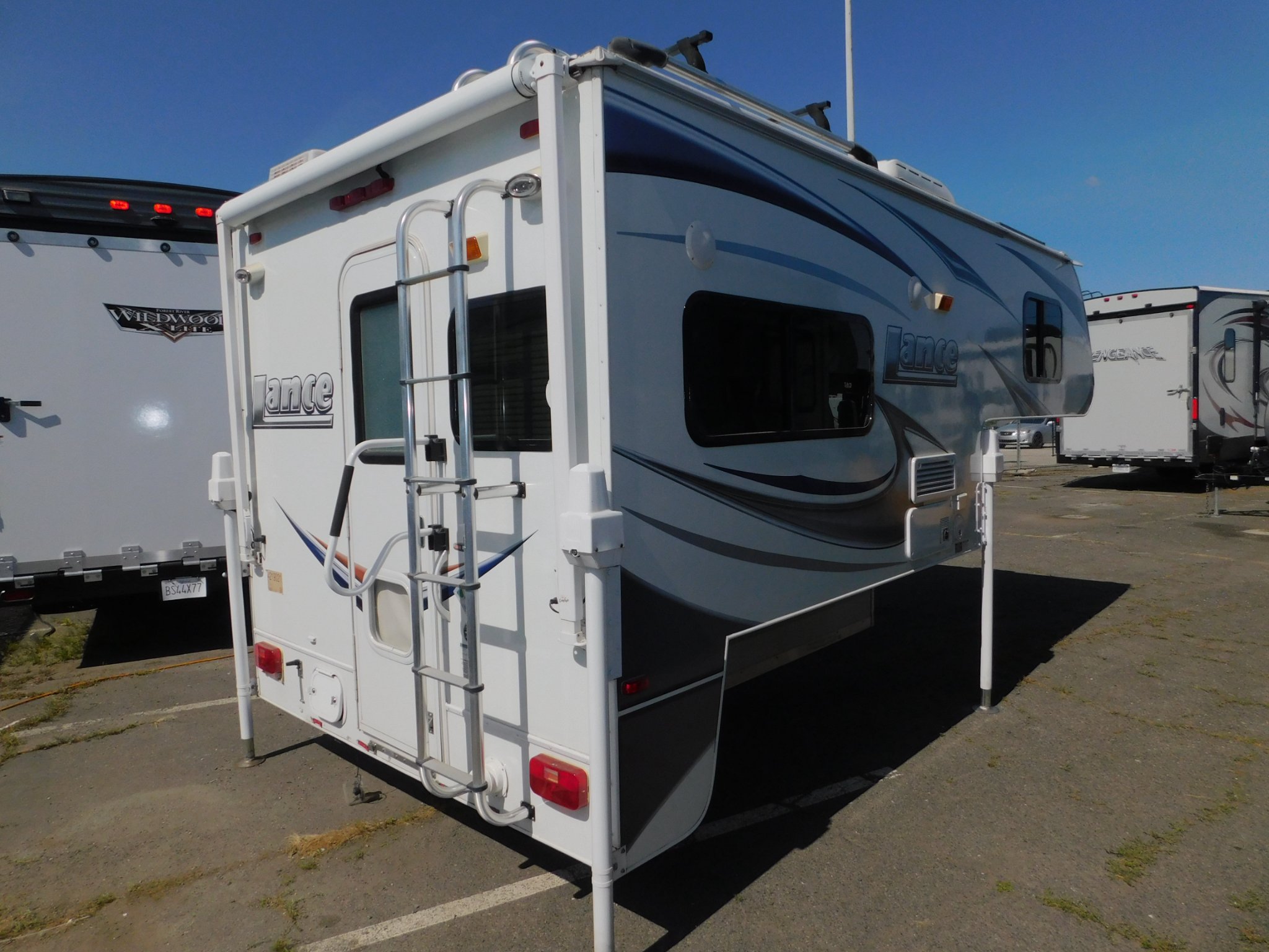 2027 Lance Model 865, $38,999.00, Located in Glendale Arizona