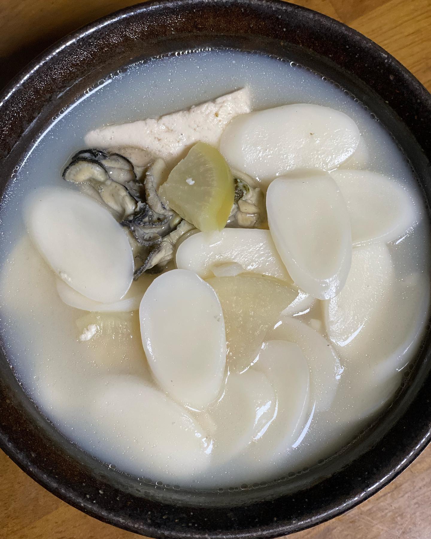 마을기업 싸리재 - #굴떡국 #유기농떡국떡 #싸리재마을 ⠀ ⠀ 설 연휴는 잘 보내셨나요? ⠀ 연휴 끝...