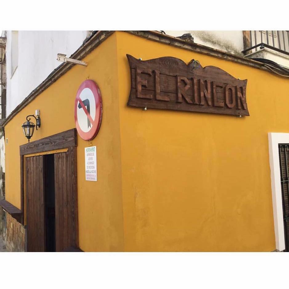 🍷 En El Rincón hay cosas que nunca fallan… Unas papitas cocidas con su ...