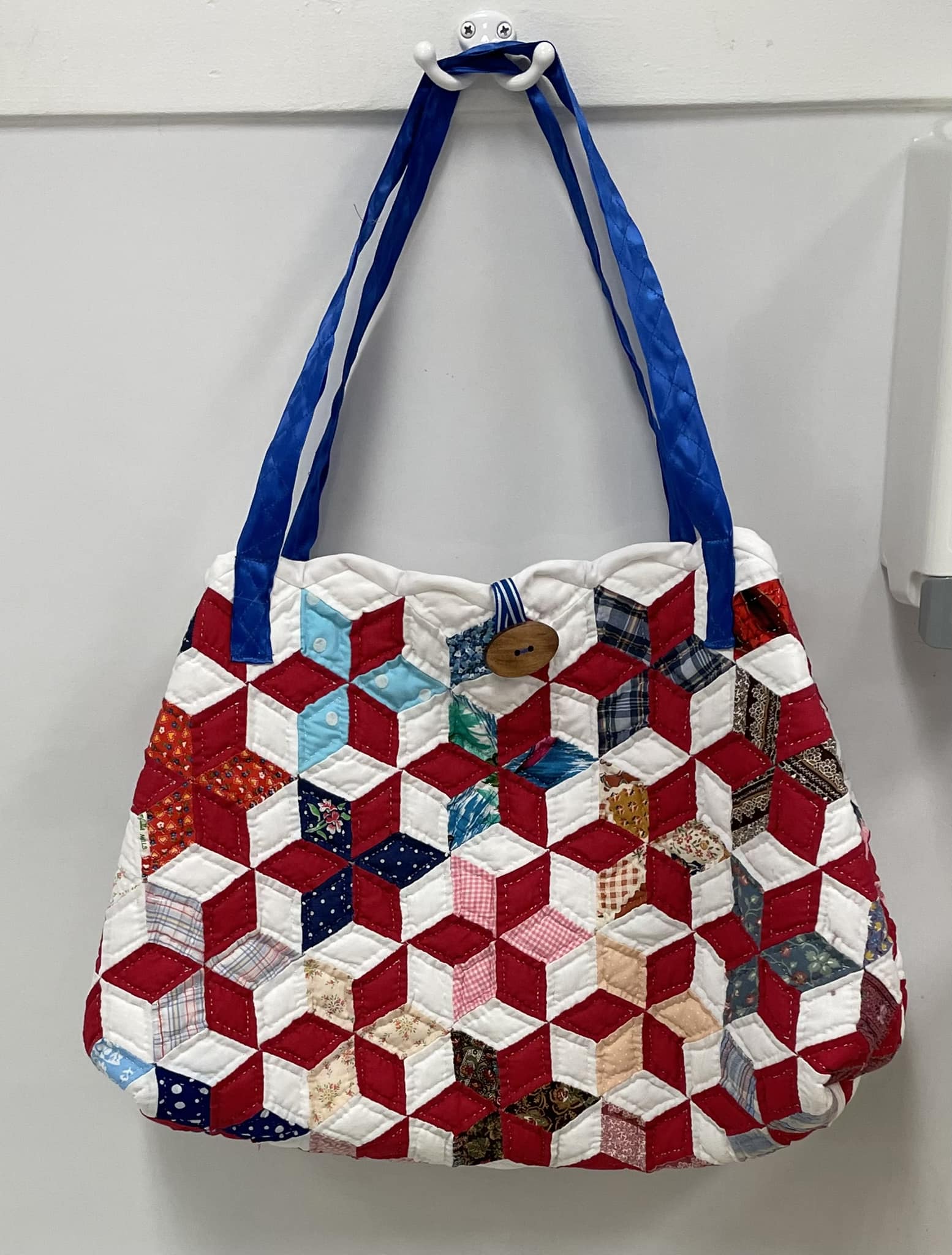DIY pajama bag from leftover quilt fabric