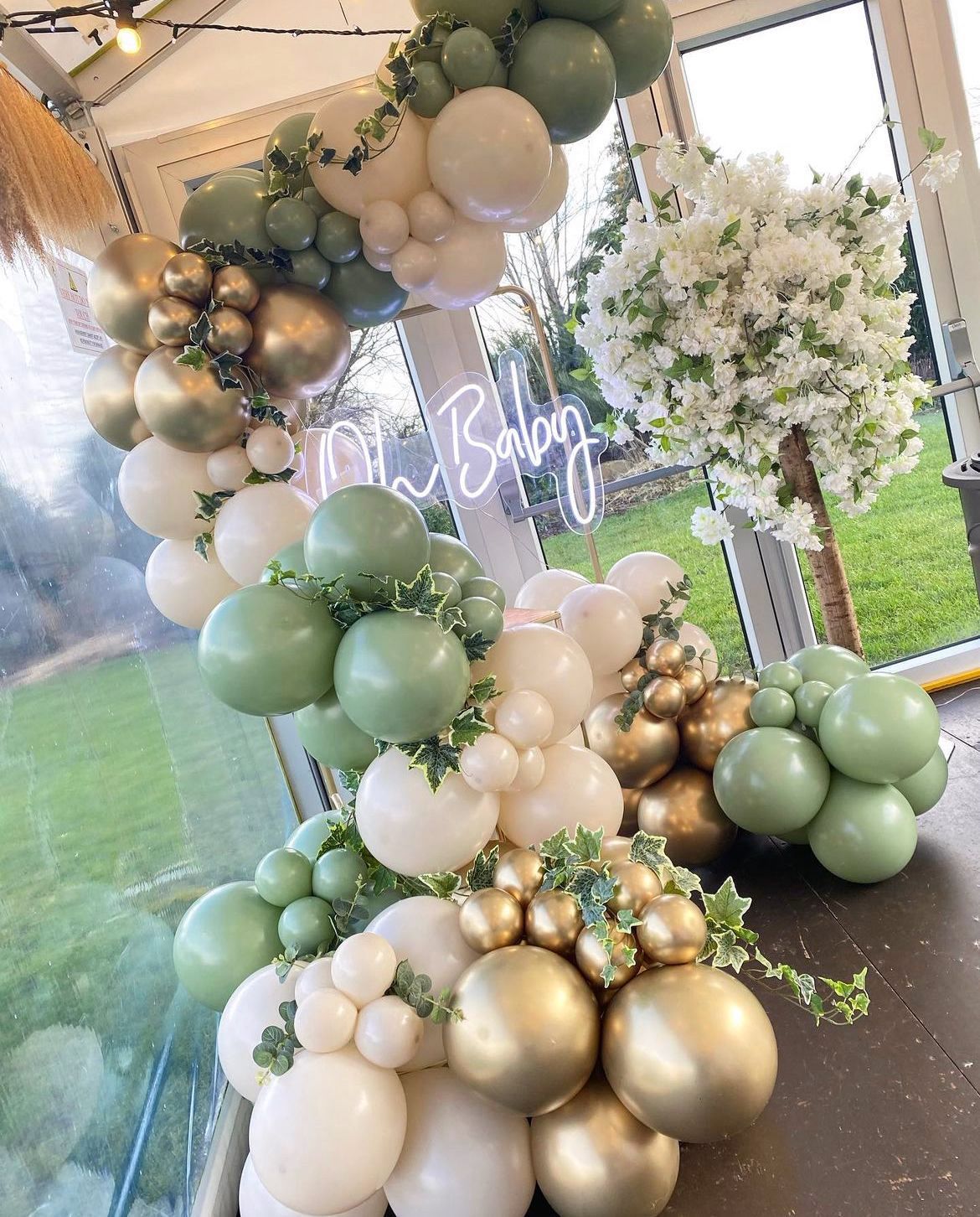 South - Oh Baby... 🌿 Gorgeous botanical themes for a baby shower that ...
