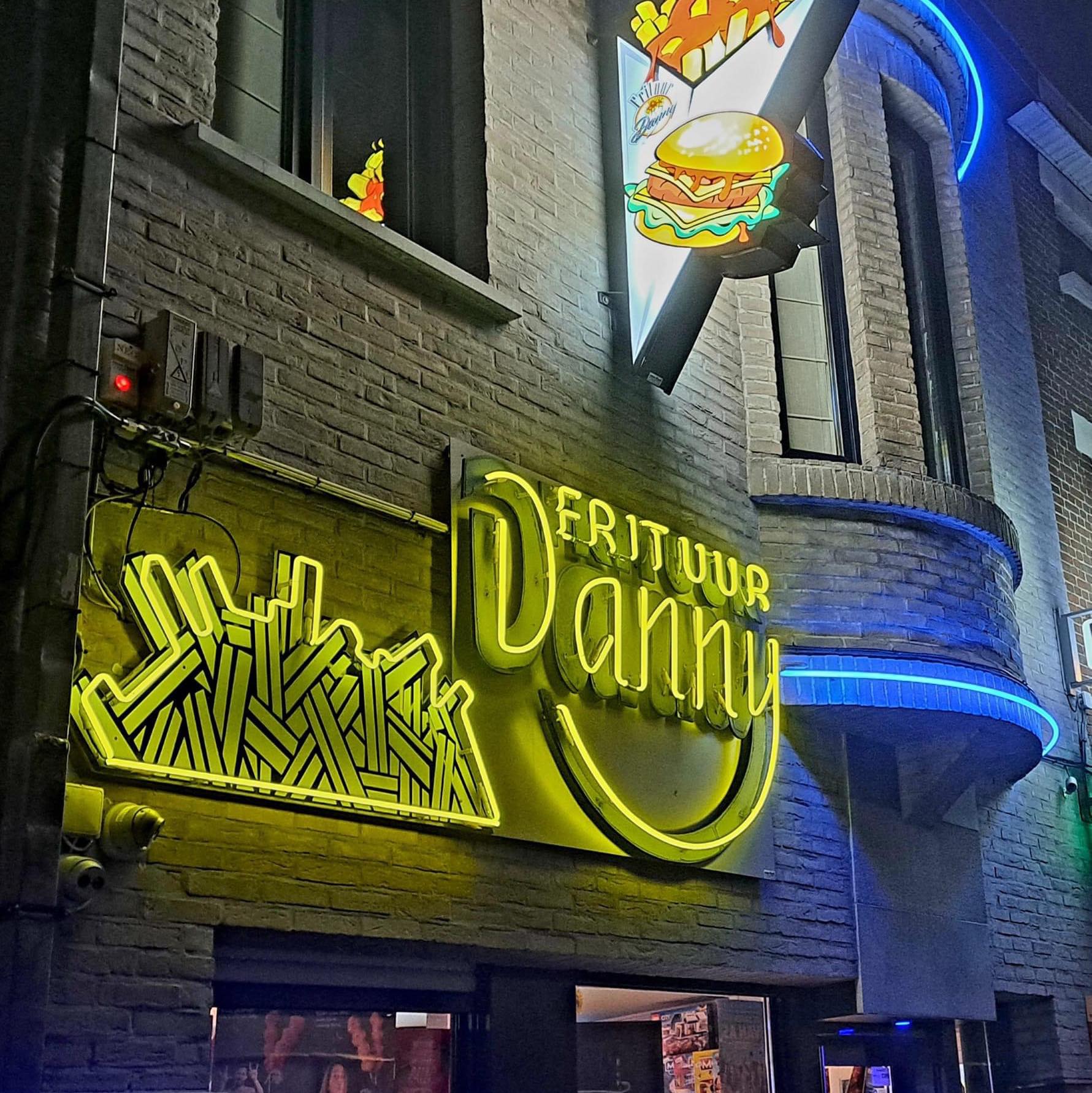 Onze 2 nieuwe snacks !! De Boxstaef... - Gent Frituur Danny | Facebook
