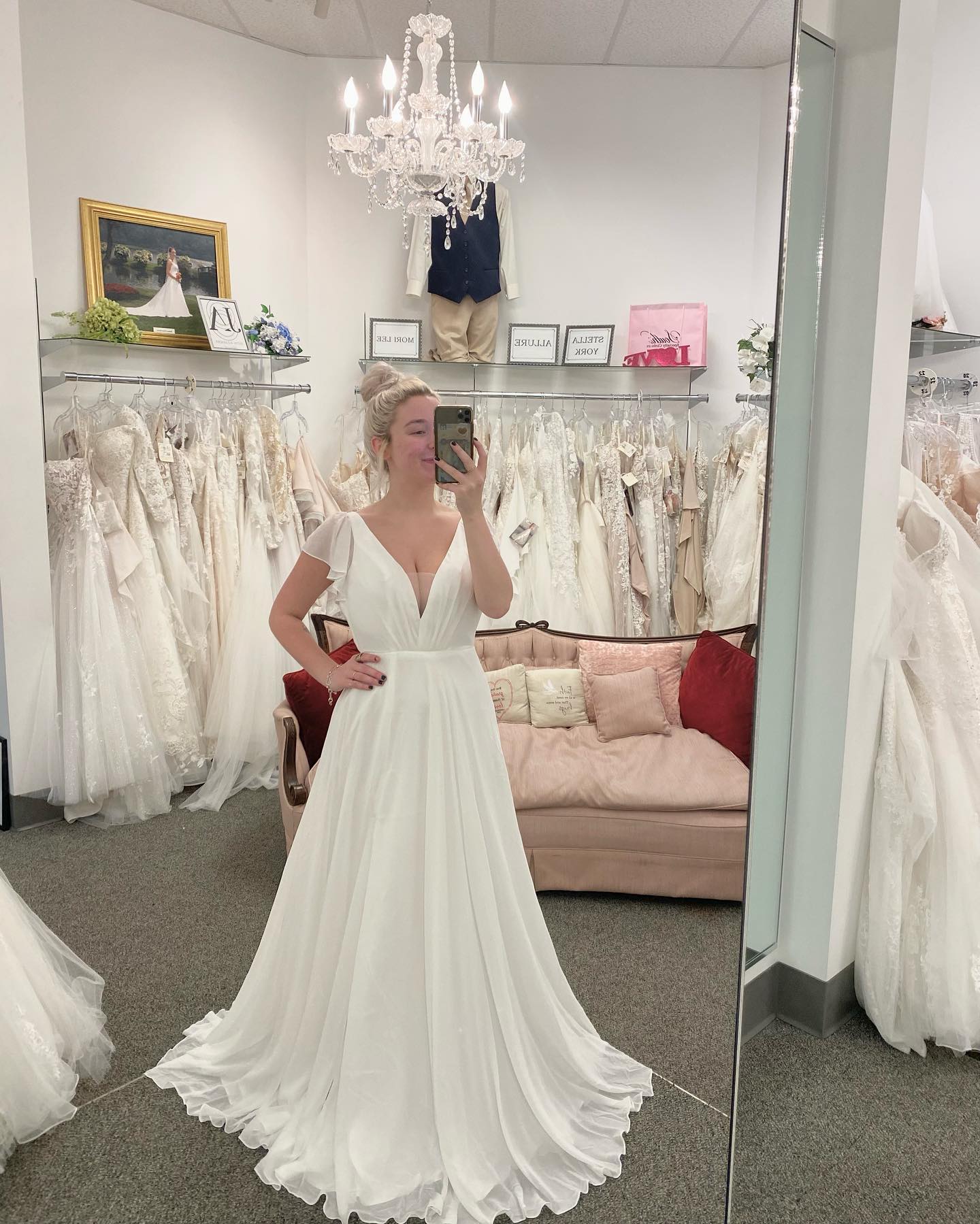 wedding dress for less than 500 Affordable options under $500? Size:52 - 47 WAIST Wedding reception Web Collection: The Parisian Edit STARS boho wedding dress