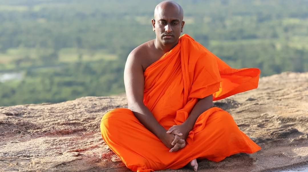 Pidurangala Hamuduruwo පිදුරංගල හාමුදුරුවෝ