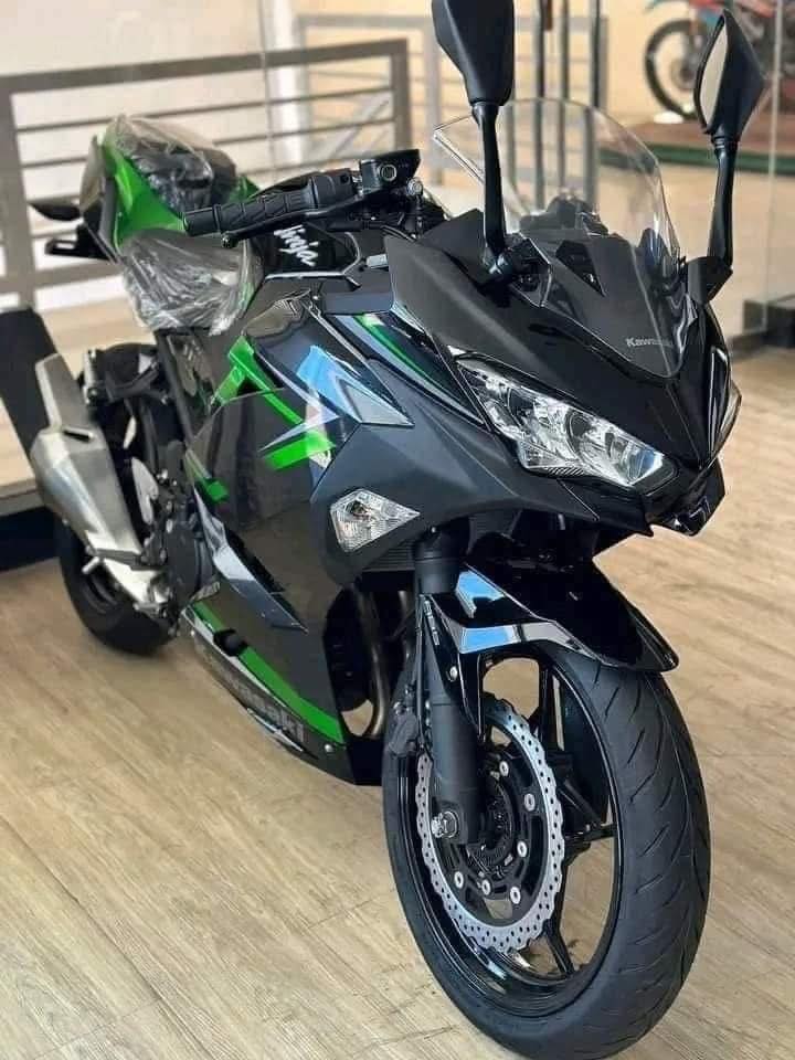 KAWASAKI NINJA 400🏍️ SRP : 340,900🔥🔥 Available for : 💸 Cash