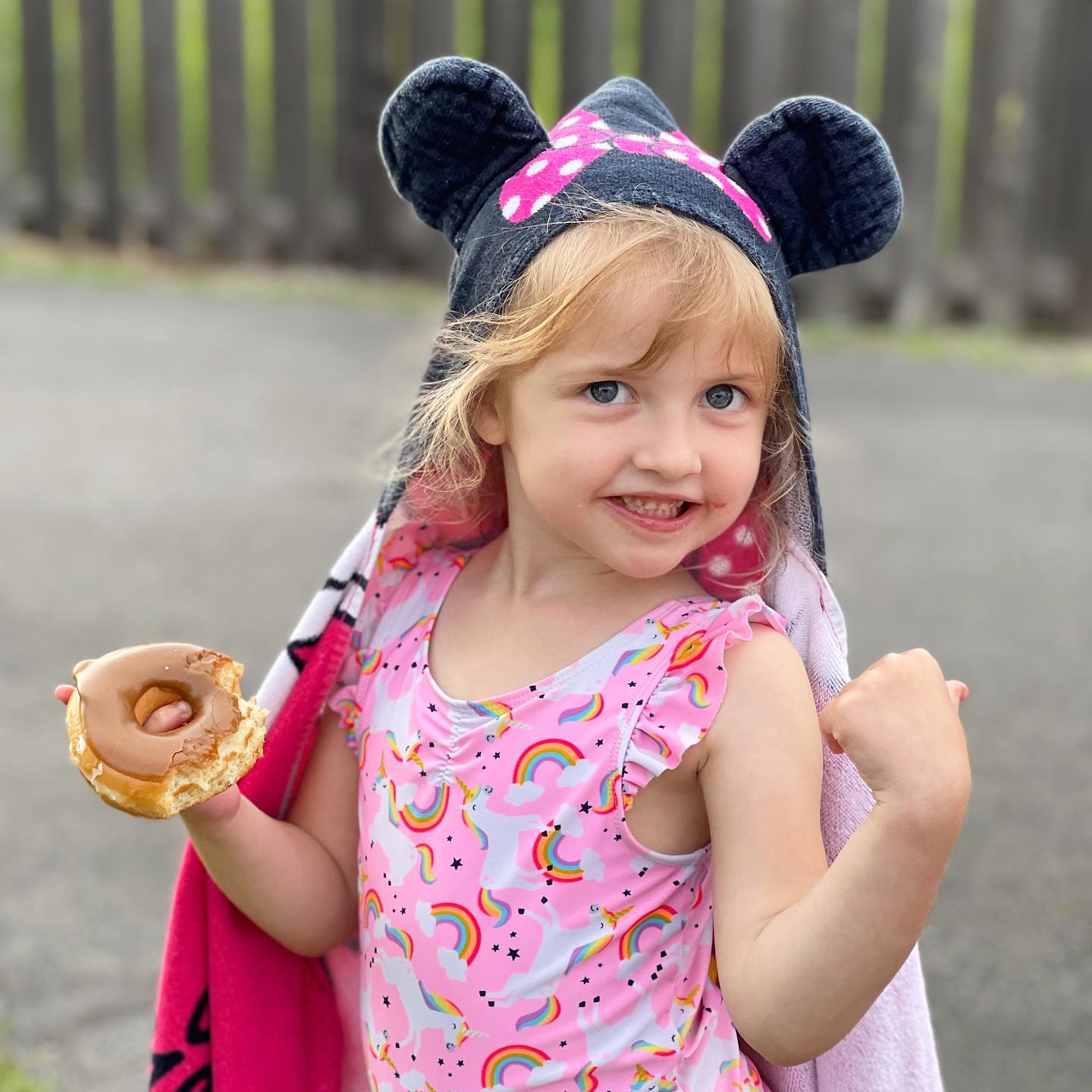 Kin Tin - Swipe to see a Donut Photo Shoot!! 🍩 🤣