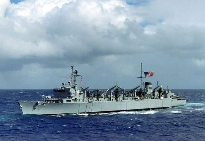 File:USS Robert H. McCard (DD-822) underway in 1952.jpg - Wikimedia