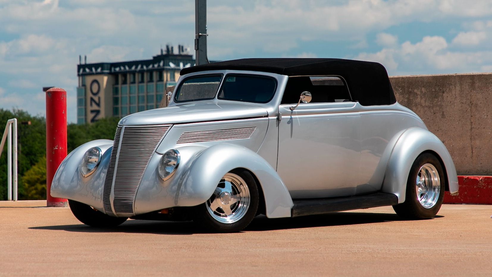 Purple power! 1936 Ford Coupe Street Rod // Small Block V-8, Steel