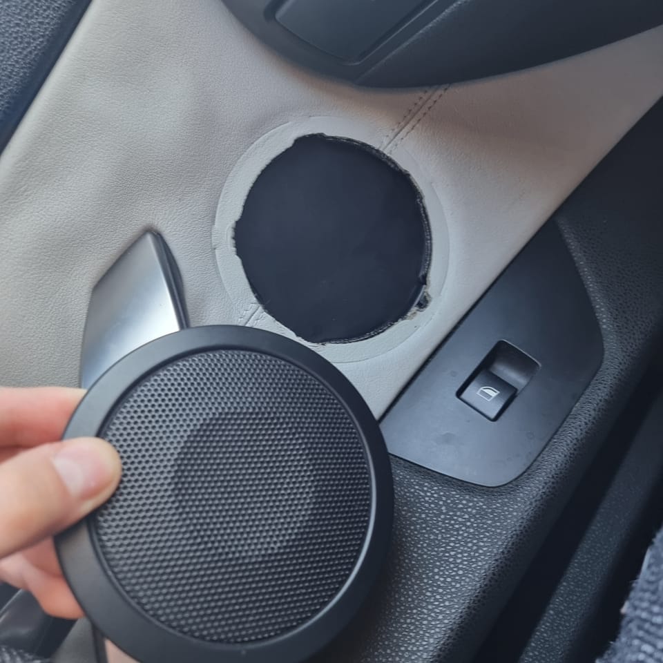 What are good midrange door speakers for BMW Z4?