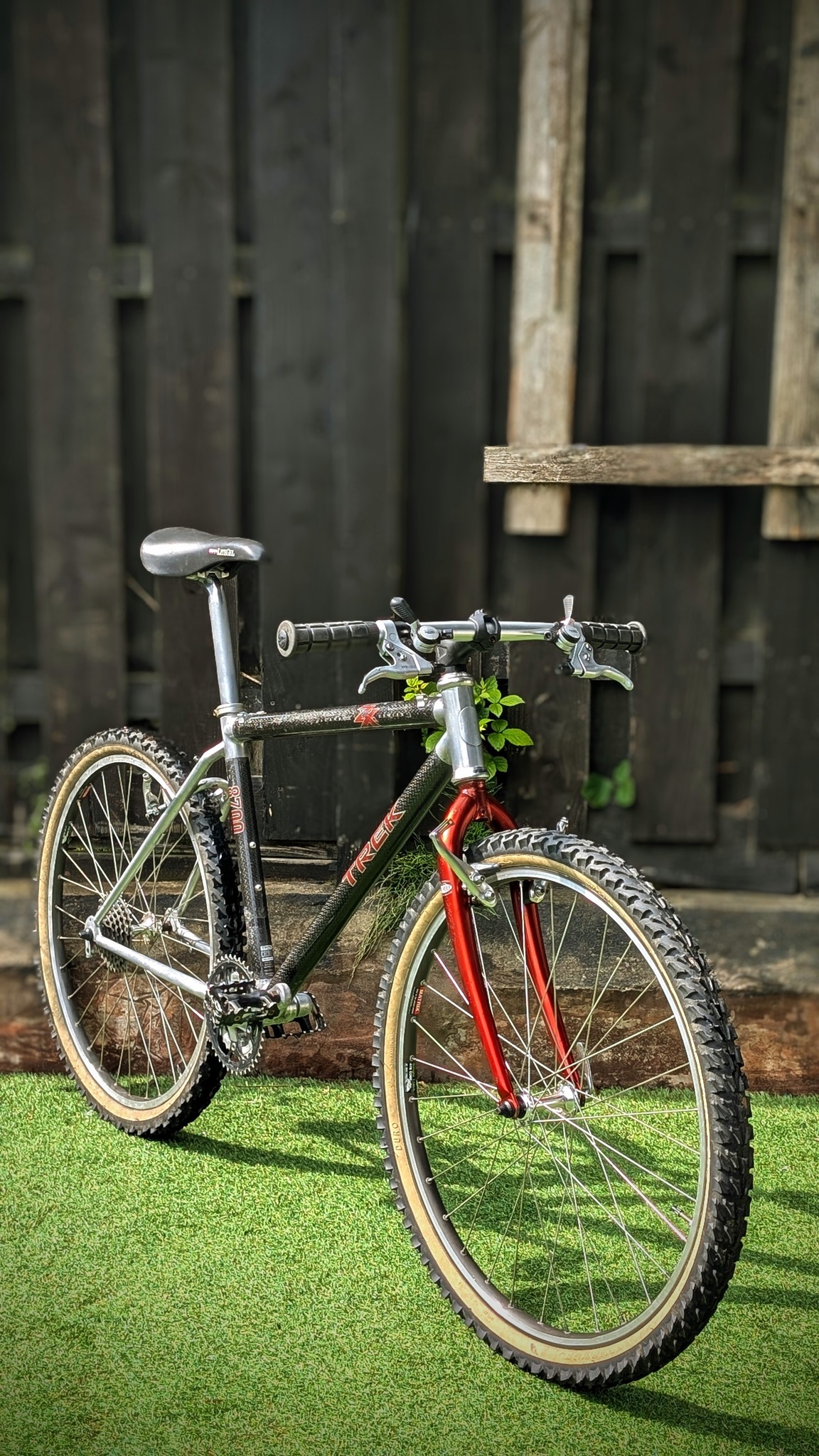 Trek ZX8700 carbon alloy bike restoration progress