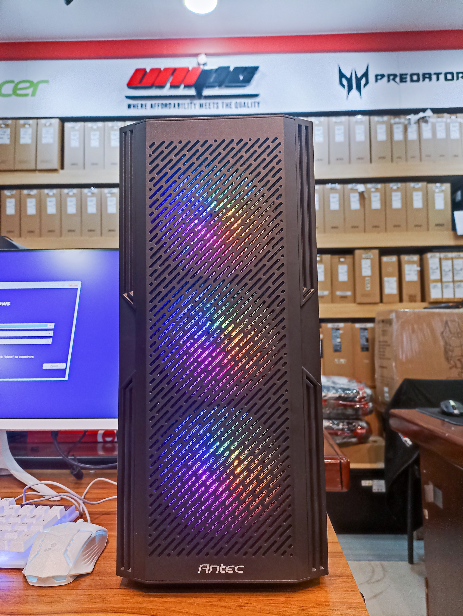 UniPC - 📣 Friday Rig Highlight! This custom rig costed...