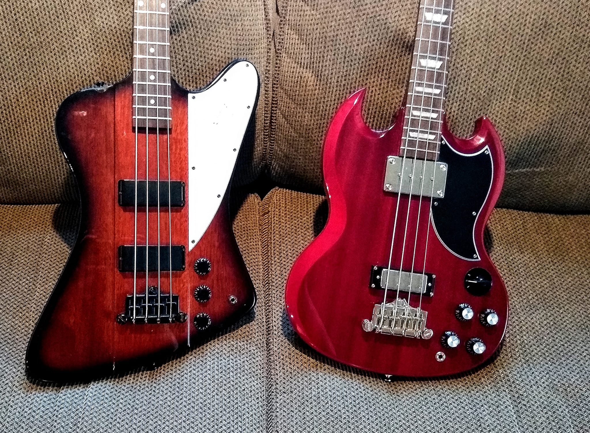 specifically a Gibson EB-3, Gibson SG Standard Bass, or an