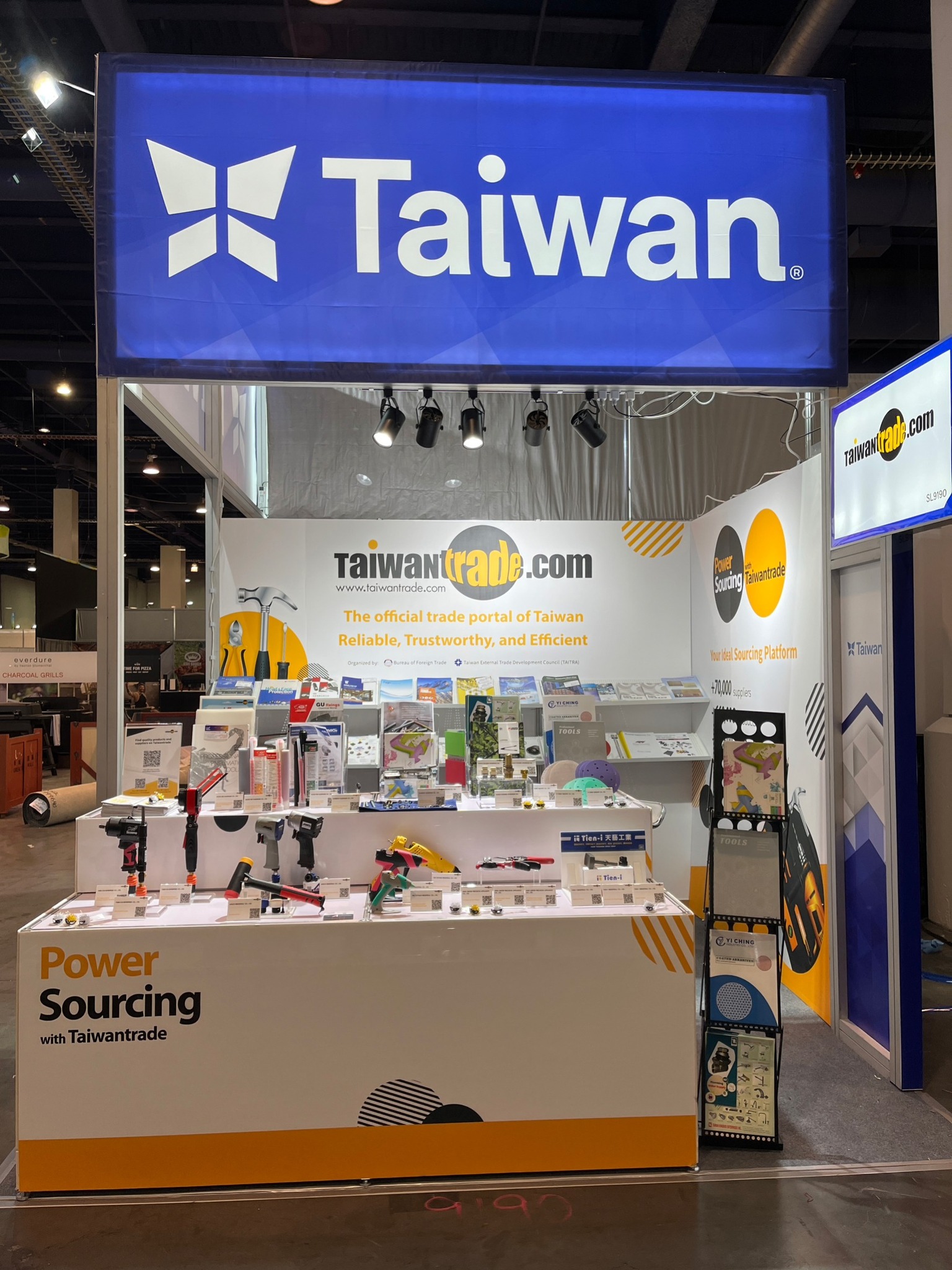 Rainbow Hardware Co., Ltd. 螺寶五金有限公司 | Xinbei