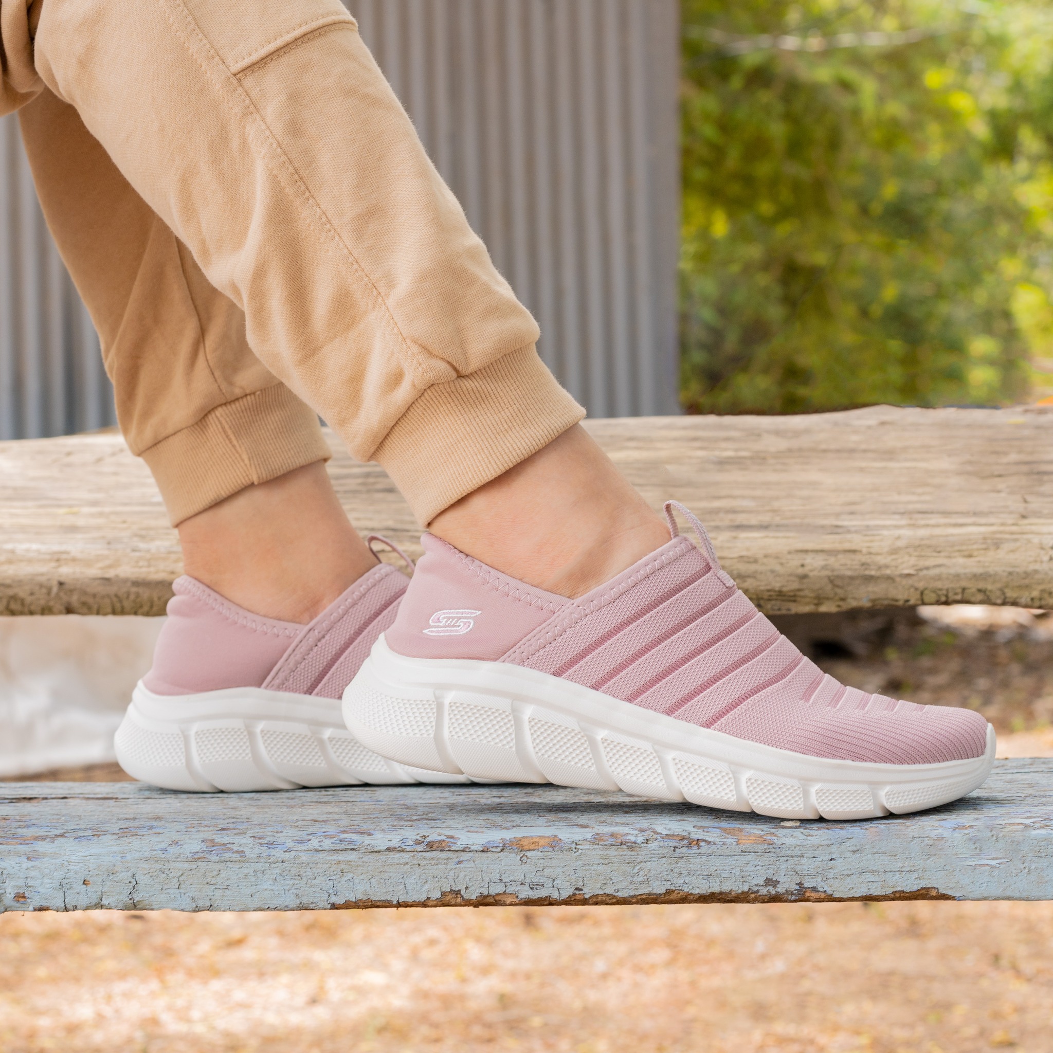 SKECHERS - Un increíble confort muy rosa 👟💕 #ComfortIncluded Estilo ...