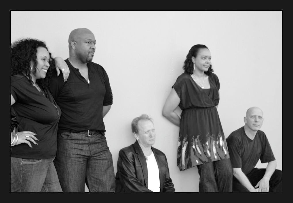 SoulRevue featuring... - SoulRevue featuring Chelsea Samples
