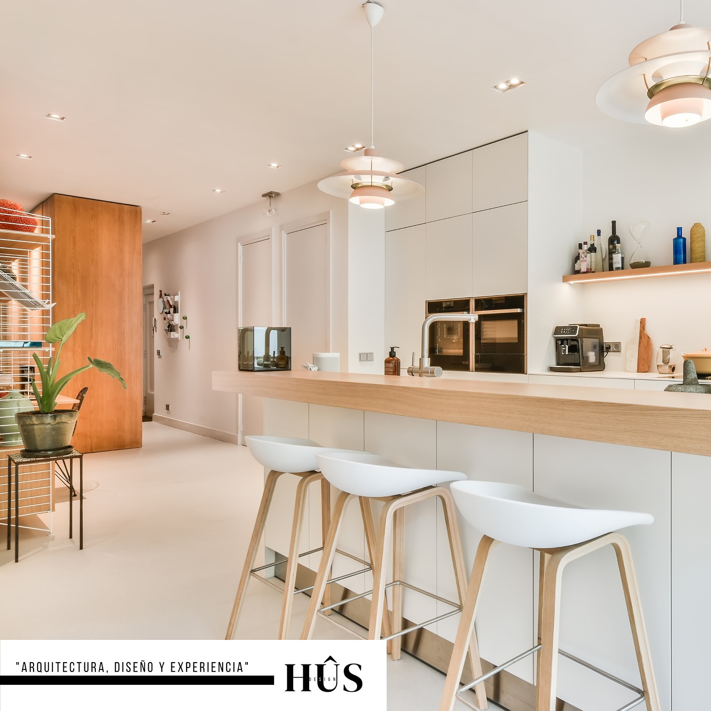 HUS Design - 🛋️Diseño de cocina al estilo minimalista, con... | Facebook