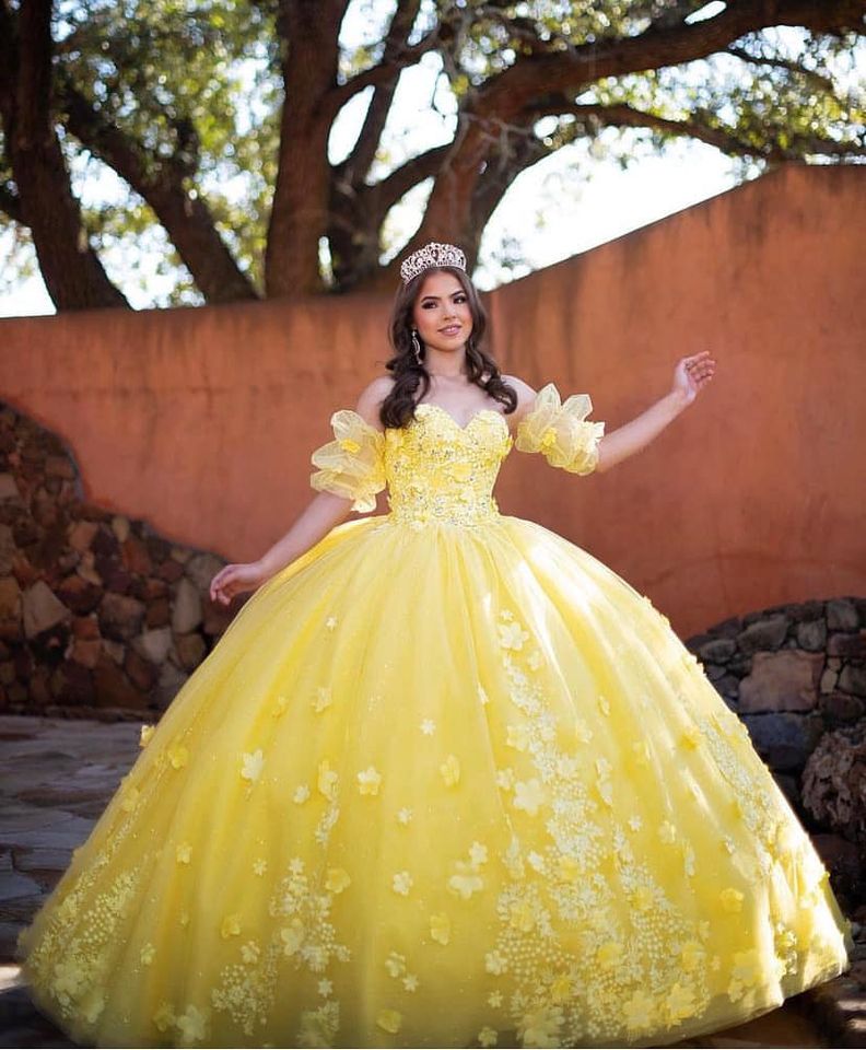 For the past 30 years, this Honolulu dress shop has worked to give every girl a one-of-a-kind outfit. Get to know Do's Formal: https://www.khon2.com/top-stories/hawaii-prom-wedding-dress -shop-unique/?utm_medium=social&utm_source=facebook_KHON2_News