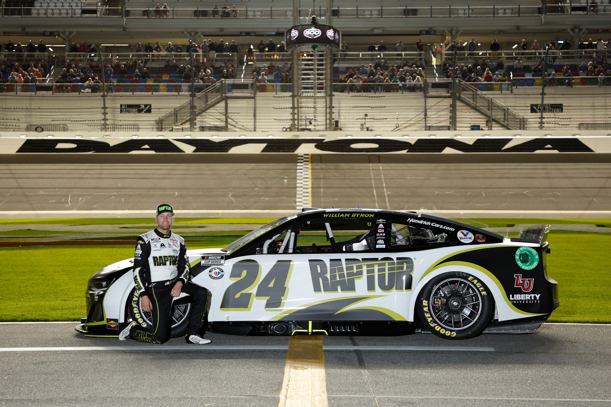 Axalta Racing - A classic pose with a tough scheme 🔥...