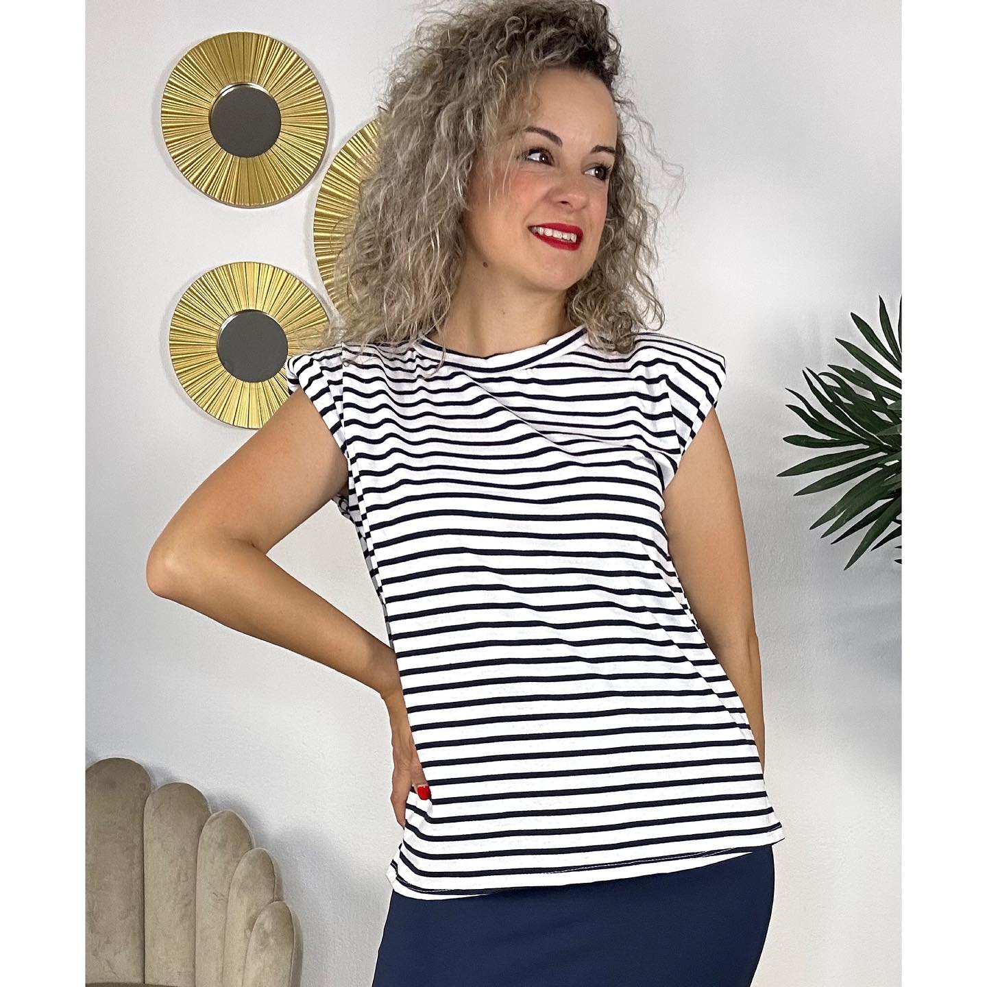 Macaray_ - 🔝súper tendencia! Las camisetas hombreras y el...