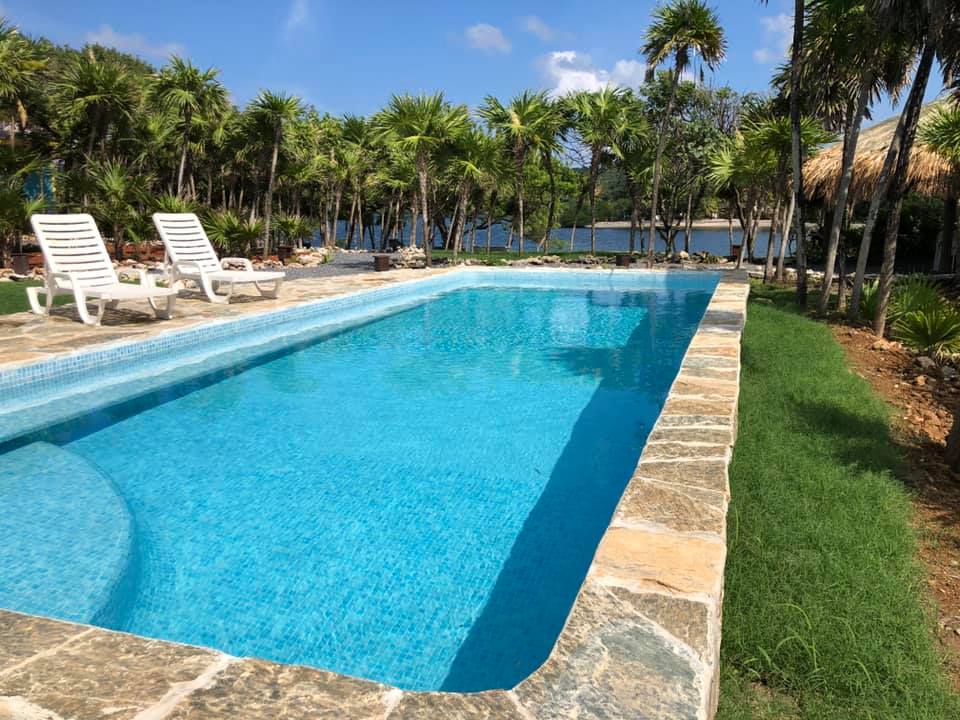 Paradise Point Roatan | First Bight