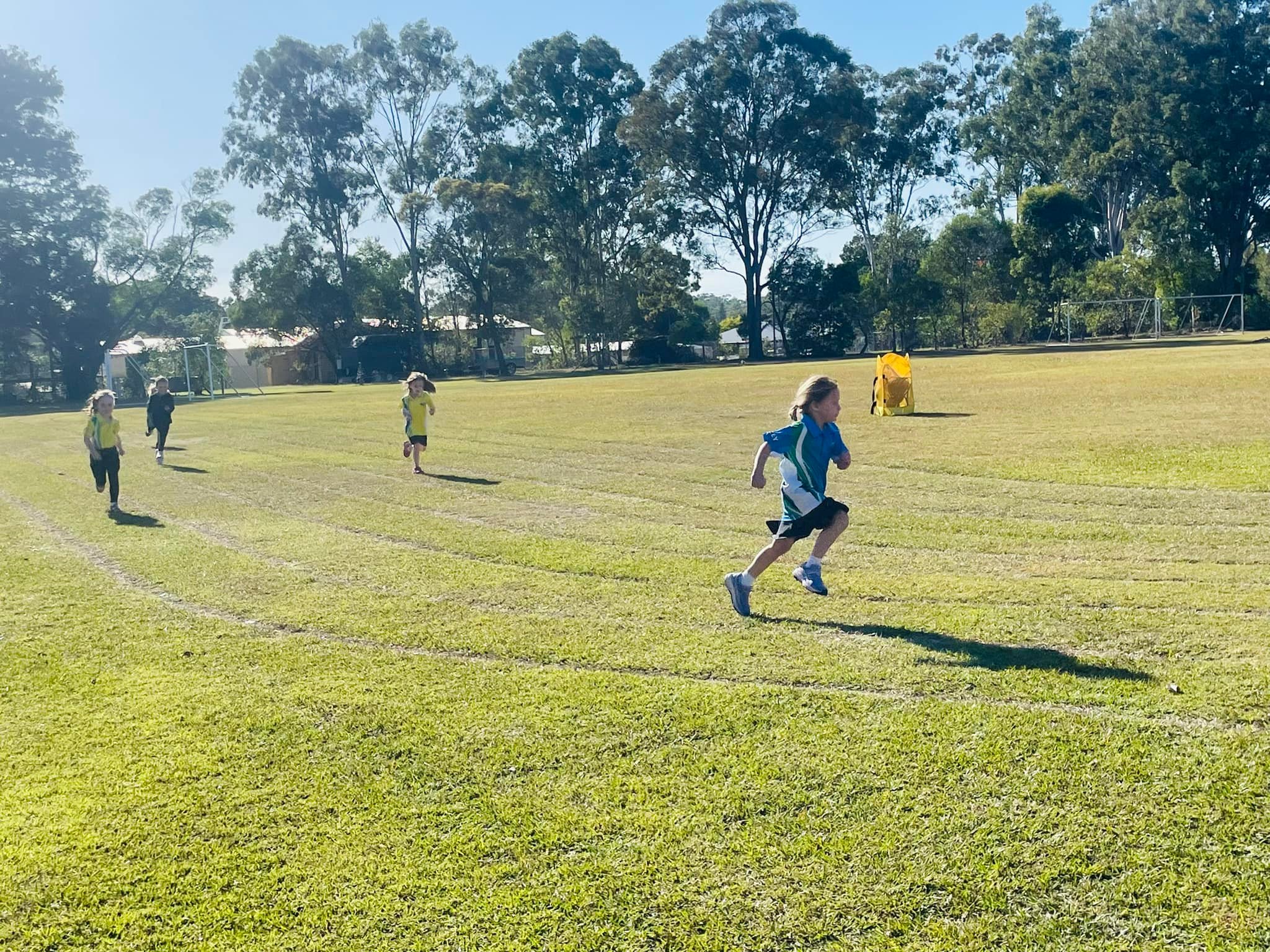 💛🏃🏼💙 We’re kicking off the day with... - Howard State School
