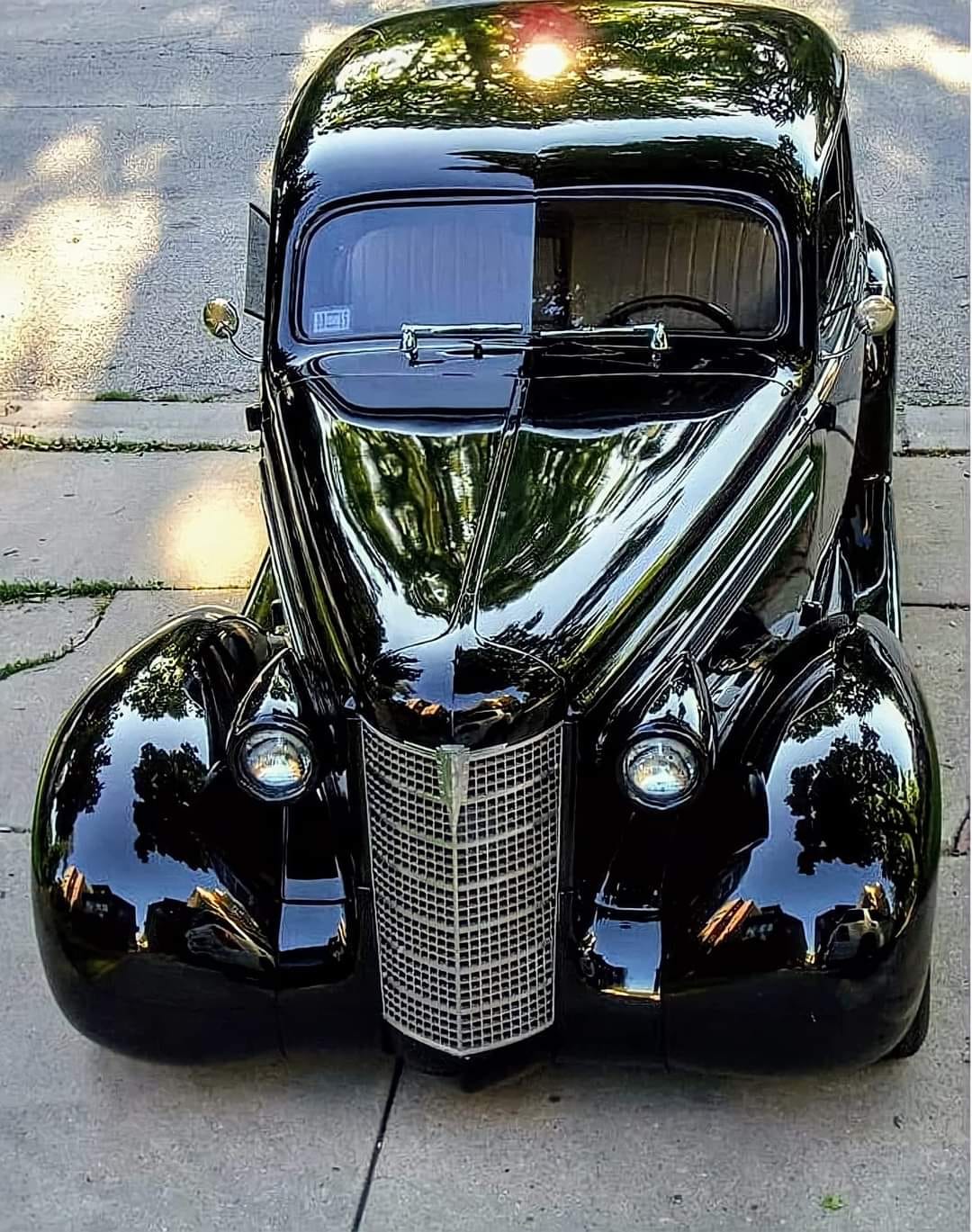 Our antique car of the evening! 1933 Oldsmobile F33 4 door Touring