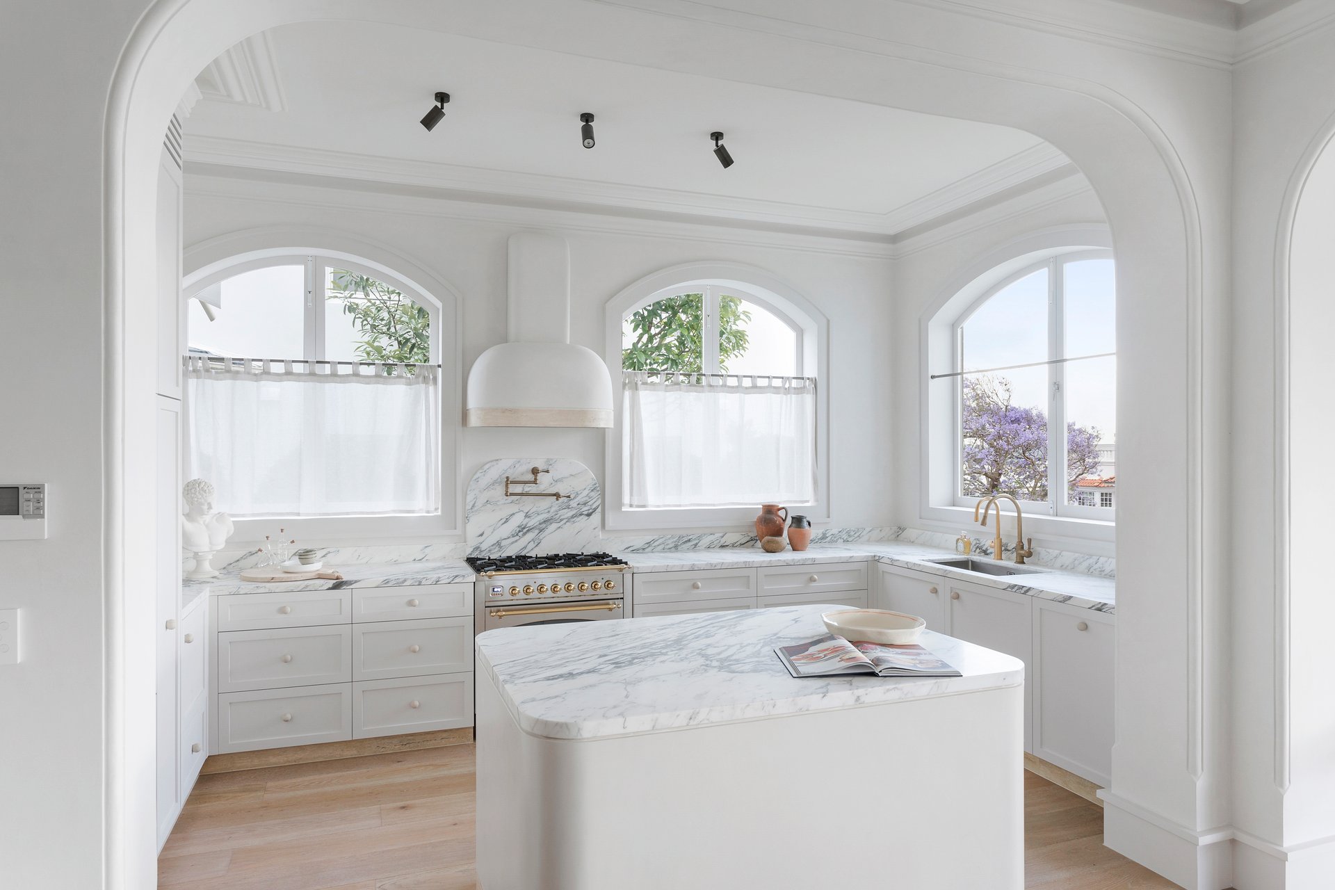 Modern Family Kitchens... - Modern Family Kitchens & Joinery