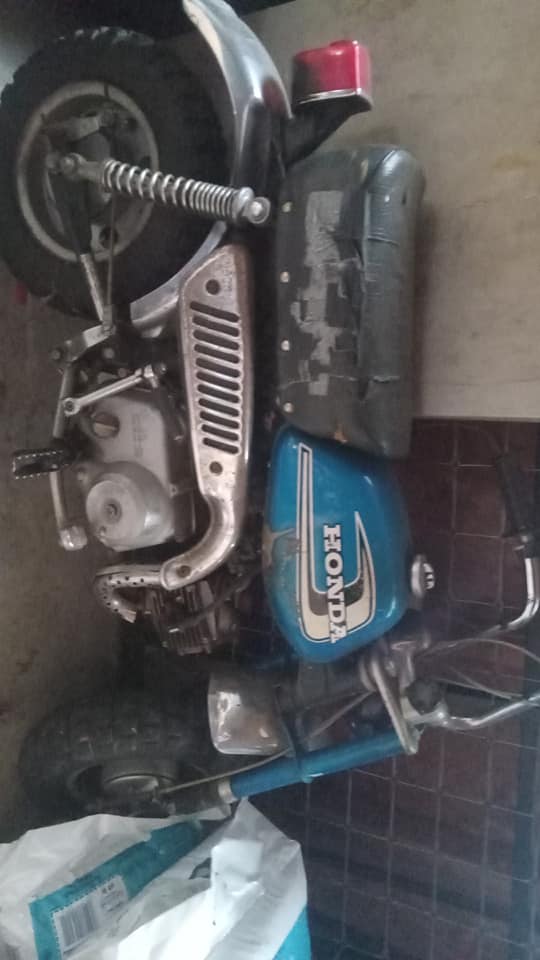 1967 Honda Z50 3 speed original everything cranks first kick