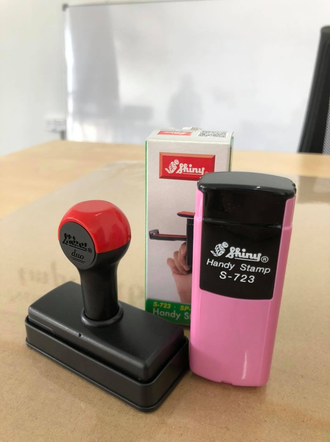 Comel kan casing cop warna pink 🌸... - Aztoza Bahasa Melayu | Facebook