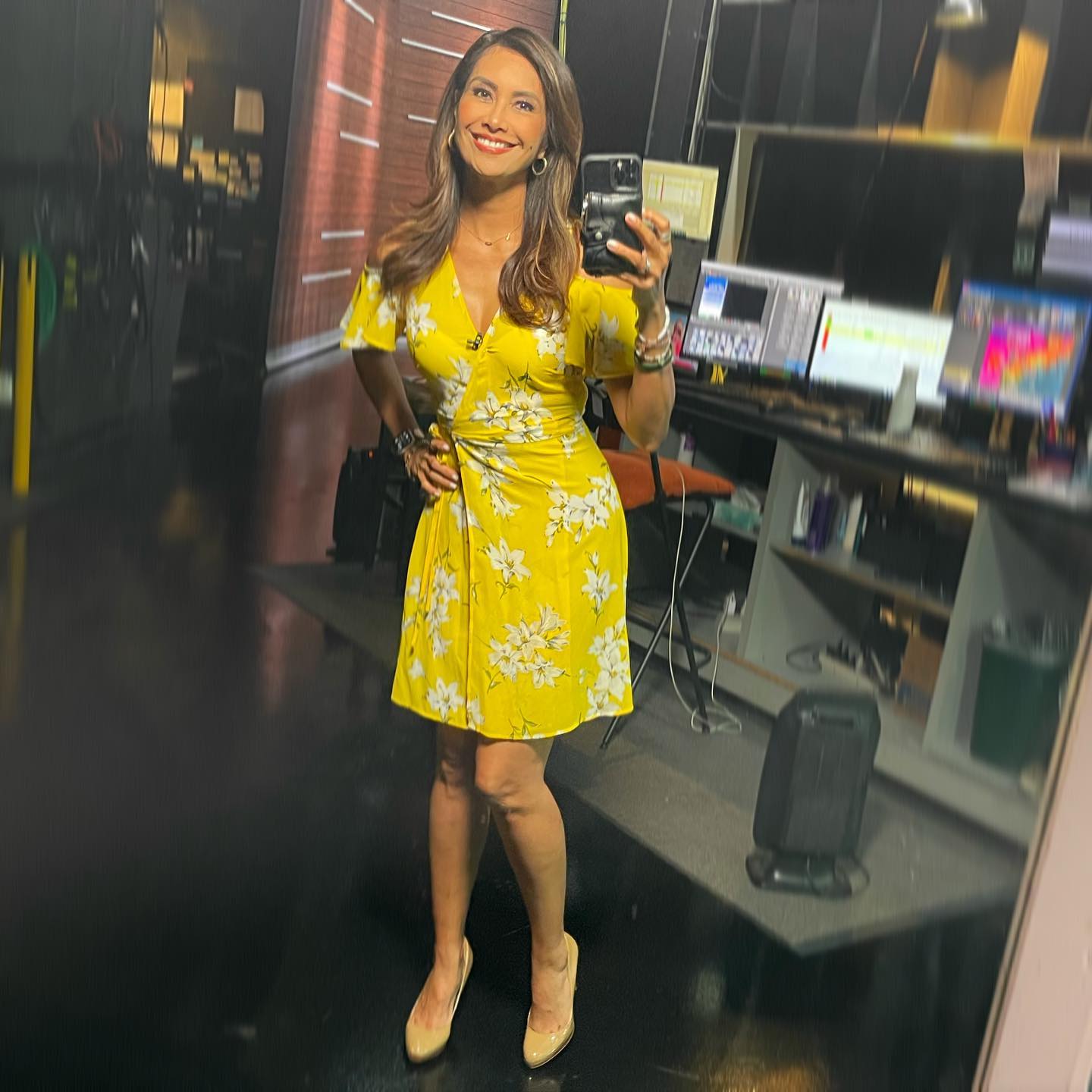 Maria - Yello!! Hello!! 😜 Happy #alohafriday friends. It’s gonna be HOT ...