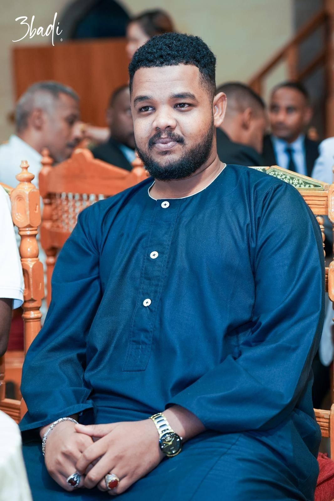الصفحه الرسميه للفنان عوض هارون Awad Harron