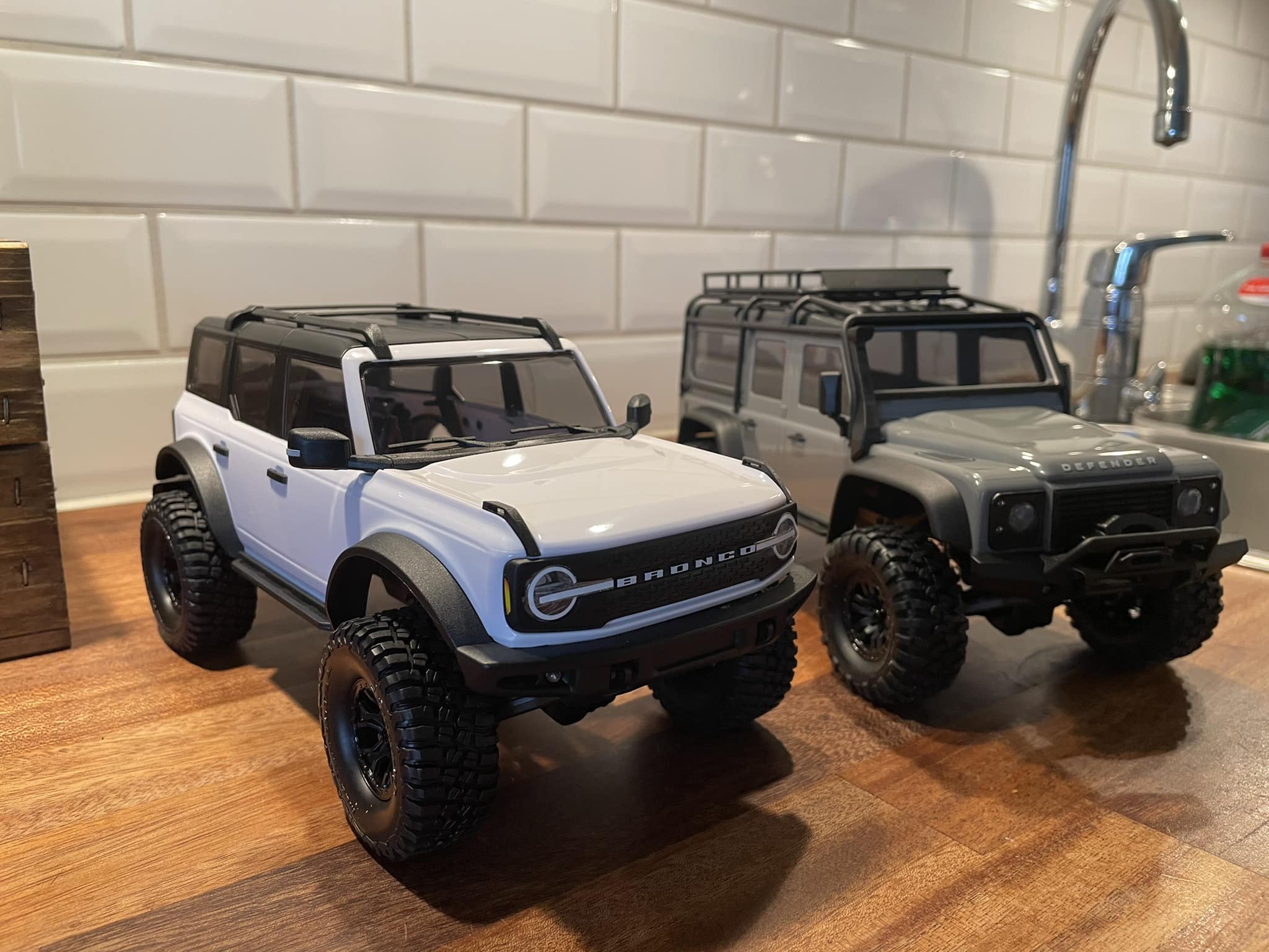 INJORA Kit Rehausse Amortisseurs – Aluminium CNC – Pour TRX4M Defender Bronco – +11 Mm – Léger (7g)