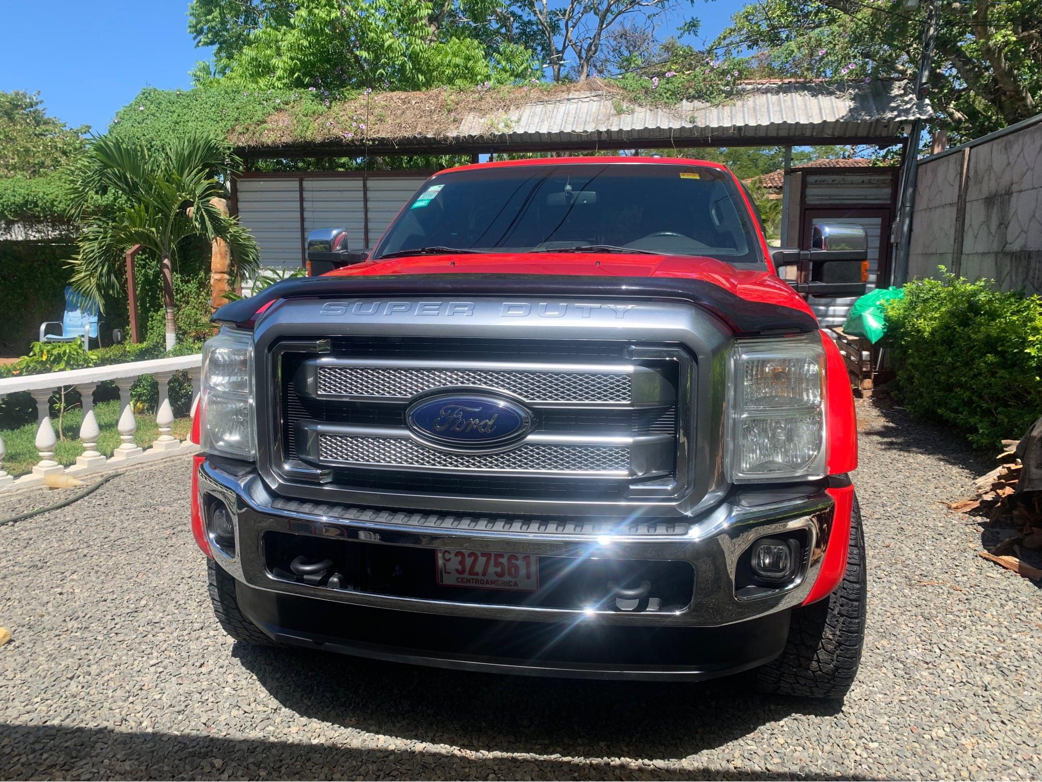 Se Vende Ford F350 super Duty Platinum Full Extras Mod 2015 Tel 88794695