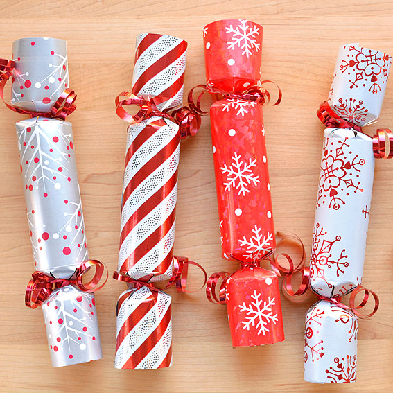 One Little Project - DIY CHRISTMAS CRACKERS - so much fun! Instructions ...