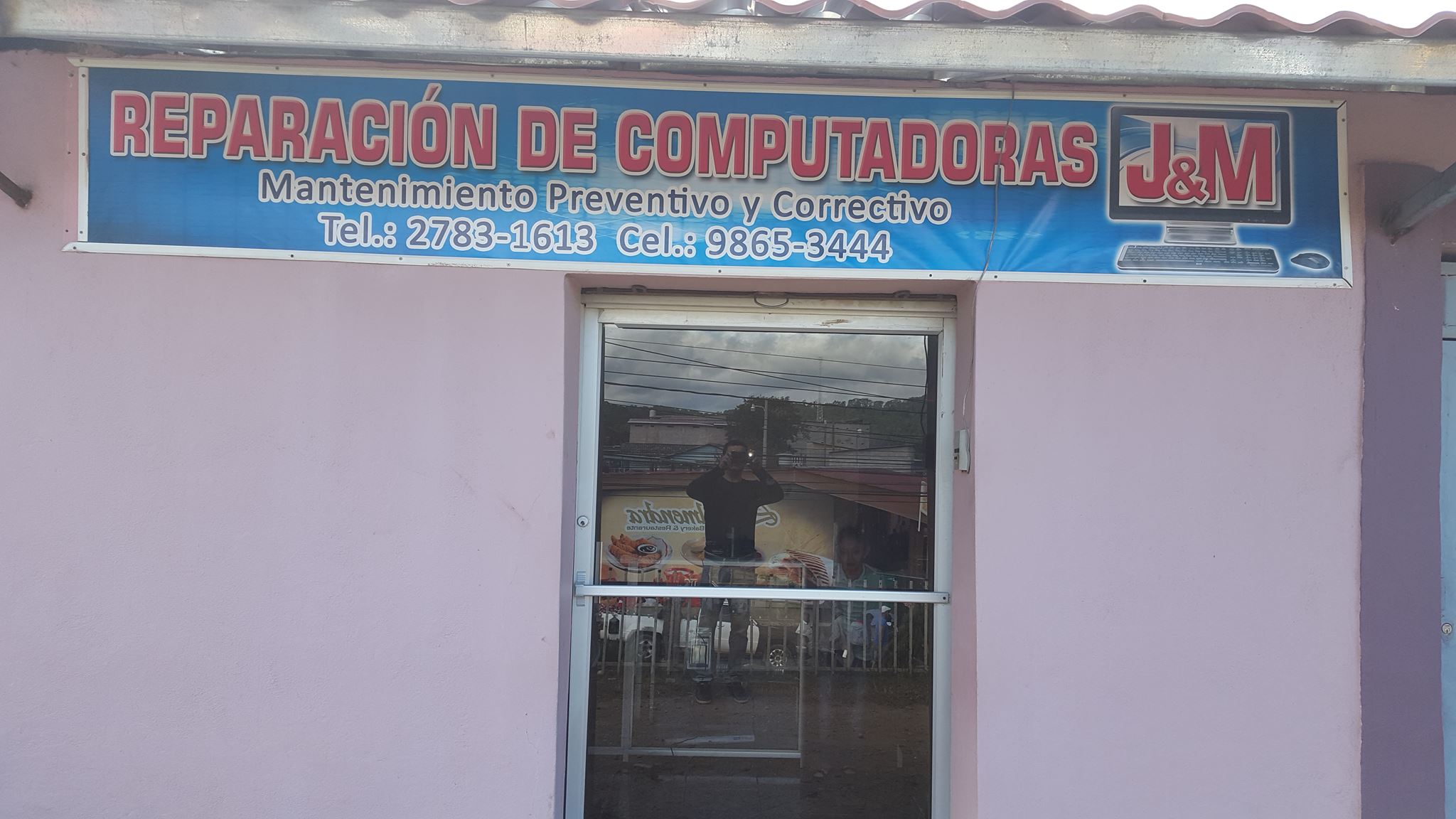 Reparación de Computadoras J&M | La Esperanza