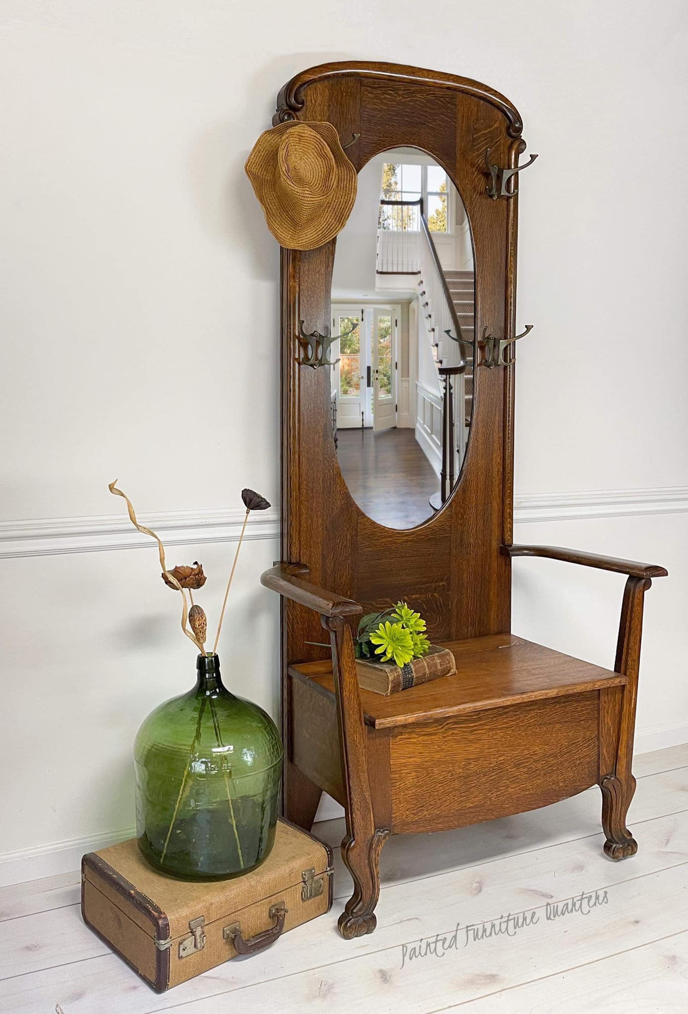 Beautiful Pulaski Furniture Co. hall tree with brass accents $225