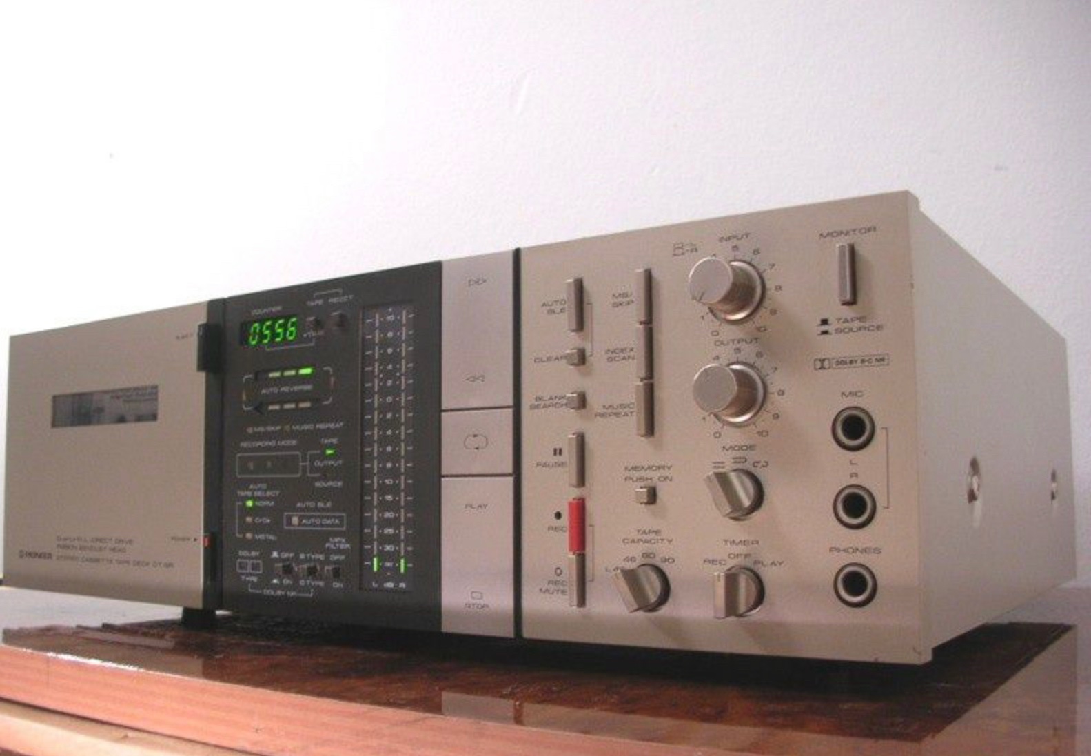 Pioneer CT-700 (1979) Stereo Cassette Deck