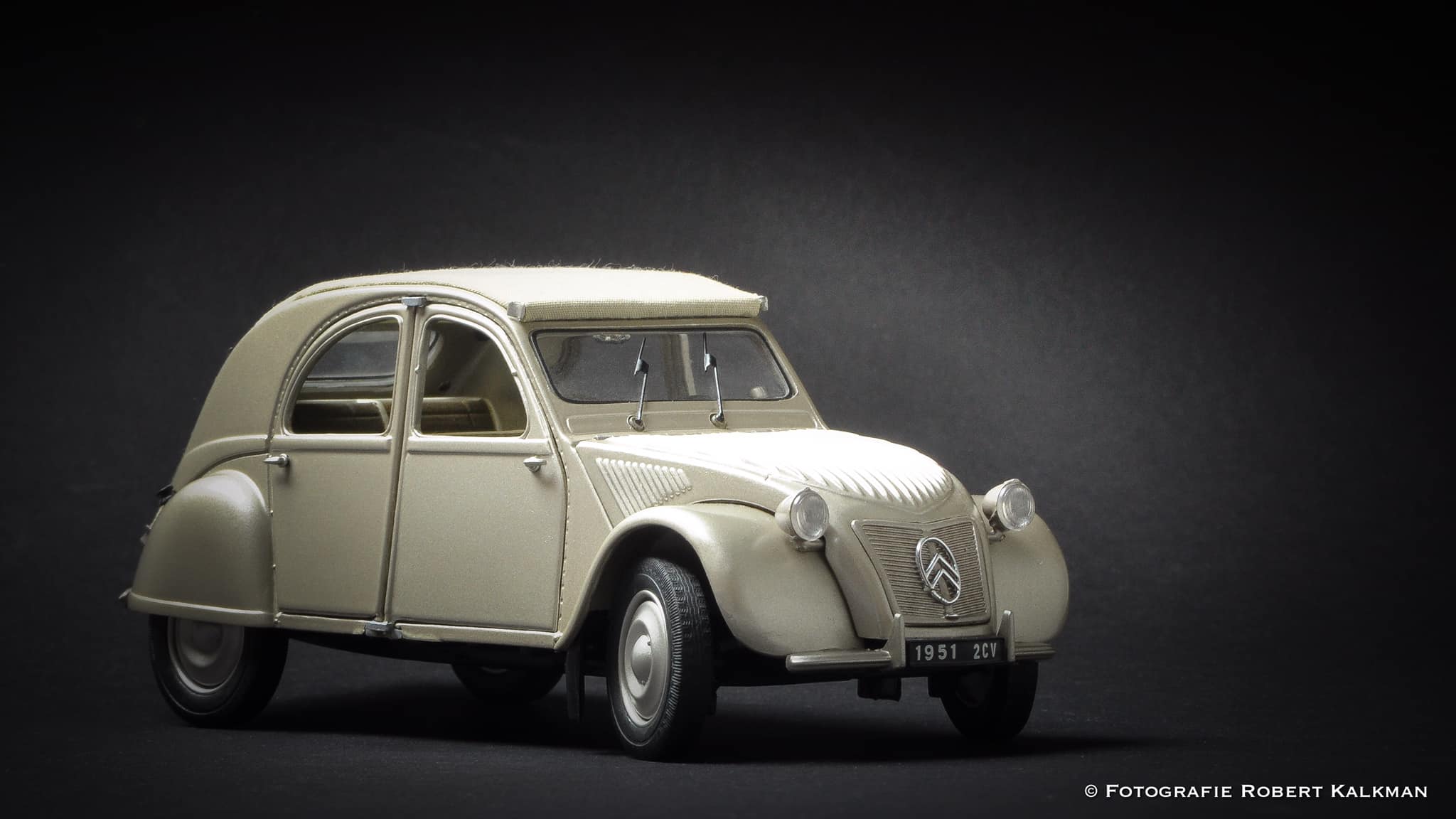 Citroen 2cv wooden bodied car in Micro Maniacs