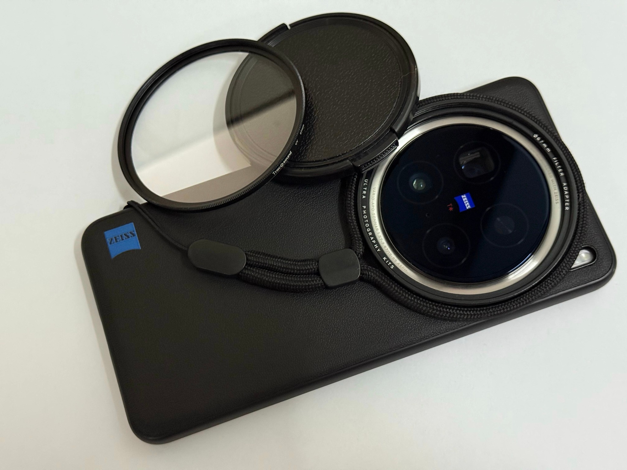 Vivo X90 Pro gift package with case and UV lens
