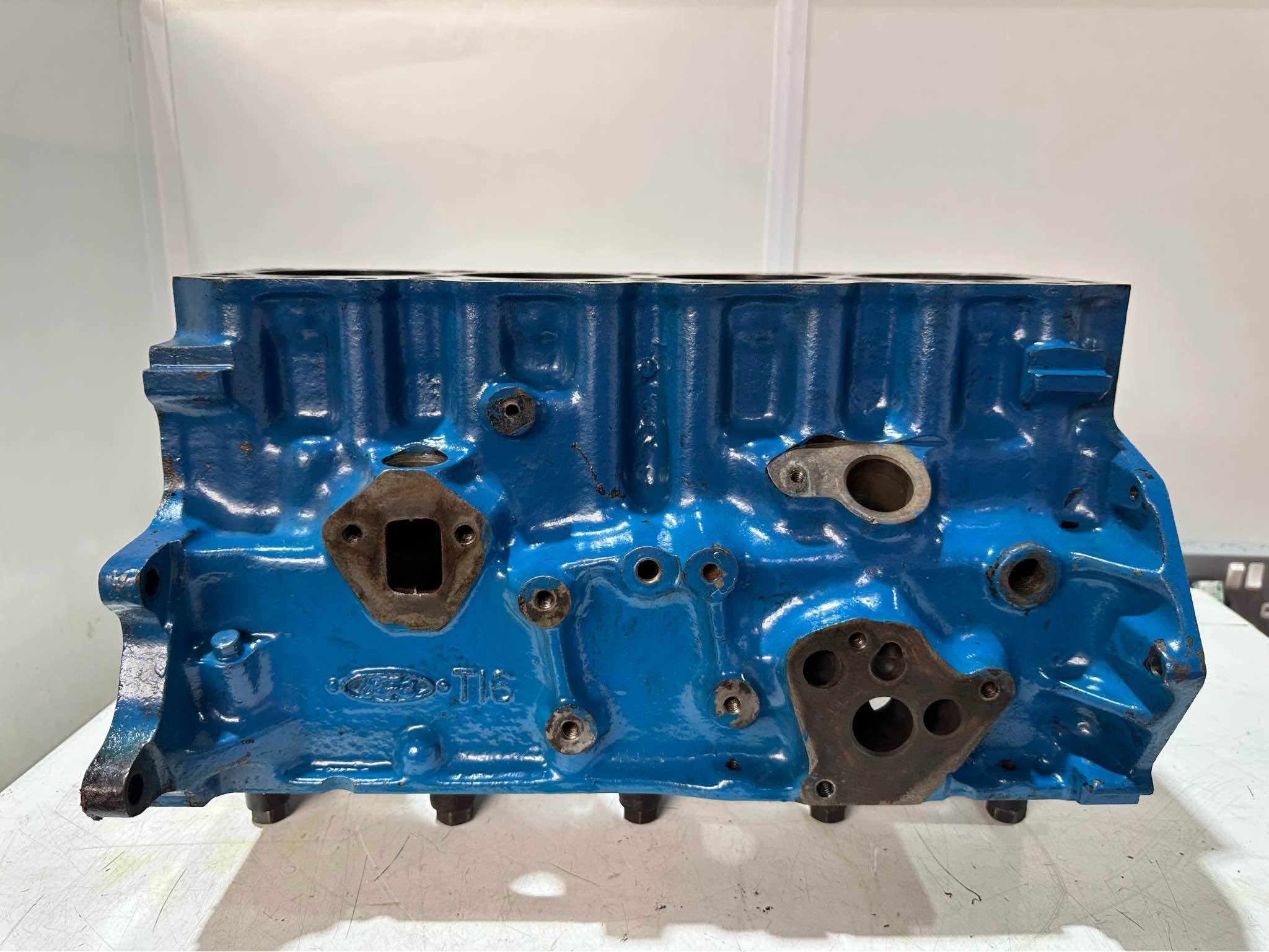 CRACKED/DAMGED 1600 711m block - Car Engines & Engine Parts - Great Tey ...