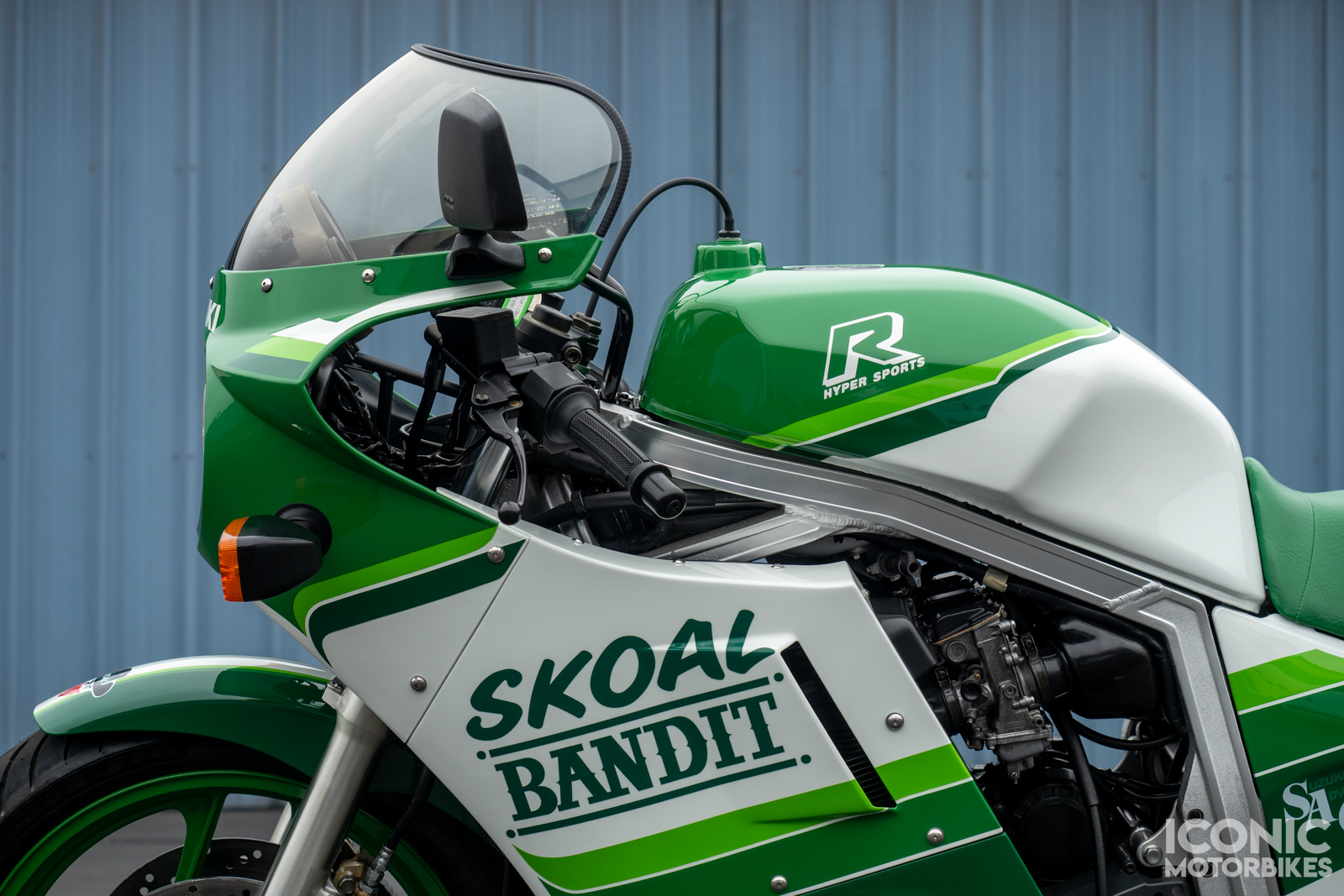 1986 Suzuki GSX-R1100 Skoal Bandit restomod built by Drew Halliday