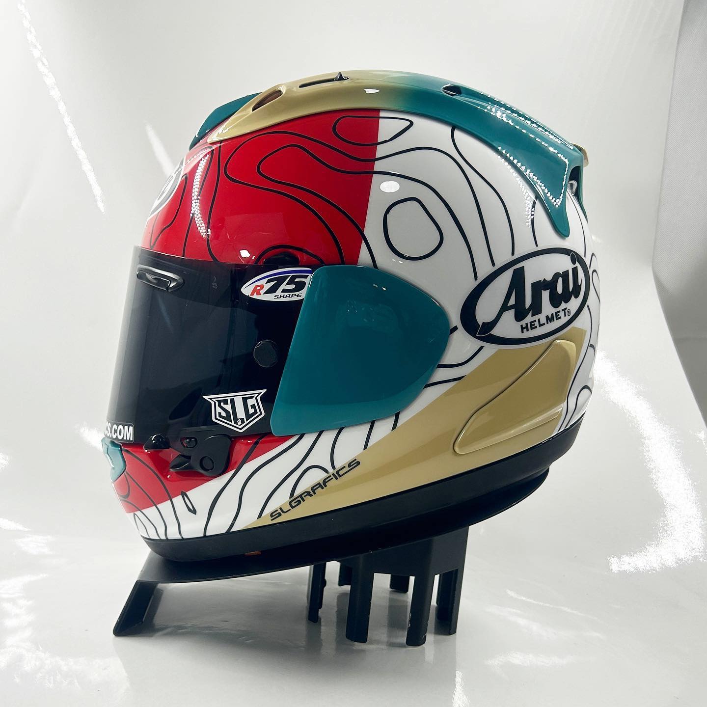 Custom Kawasaki Ninja ZX-4RR helmet design with Arai RX-7X