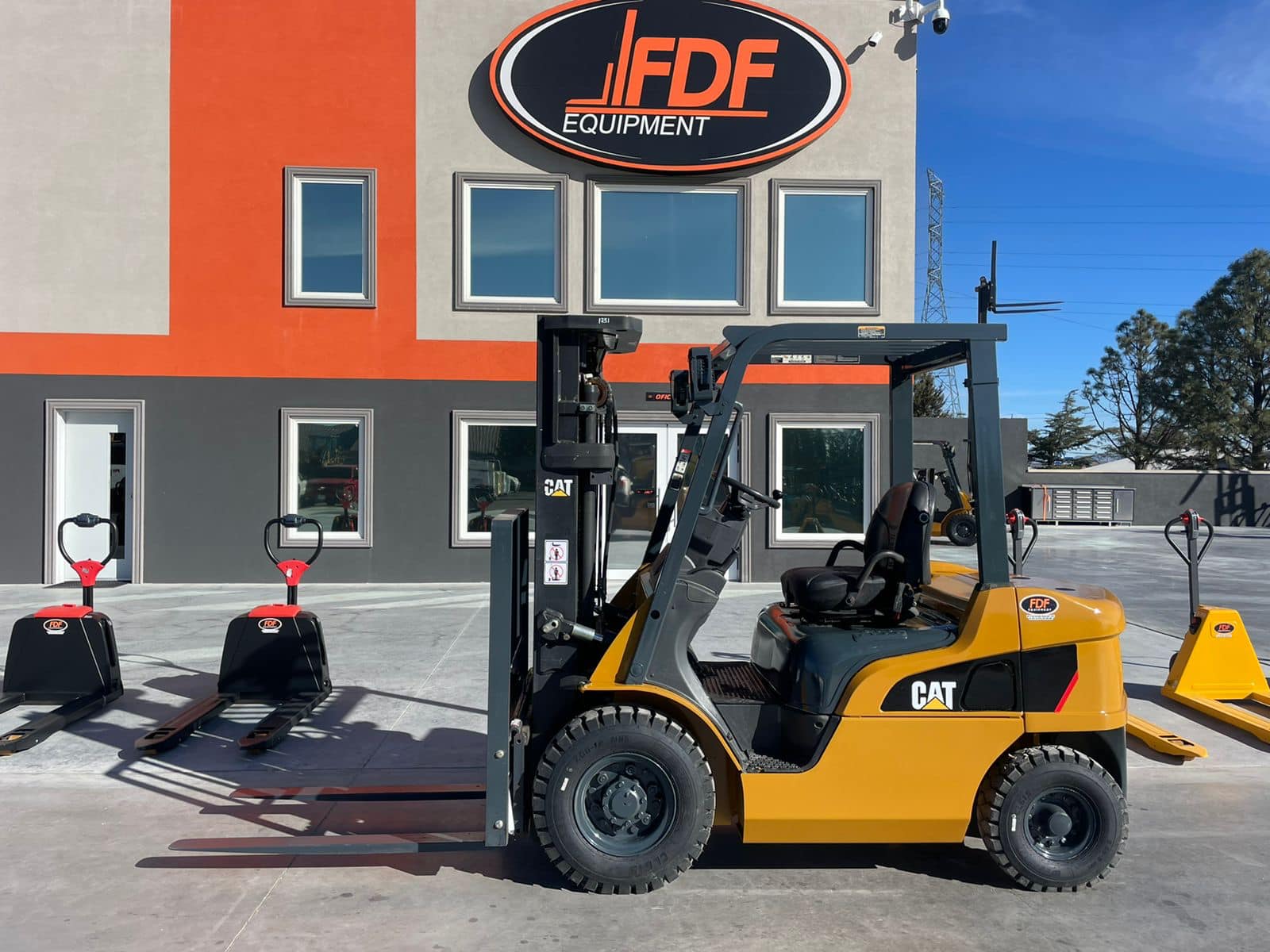 FDF Equipment - ⚠️Montacargas Caterpillar Modelo P5000⚠️...